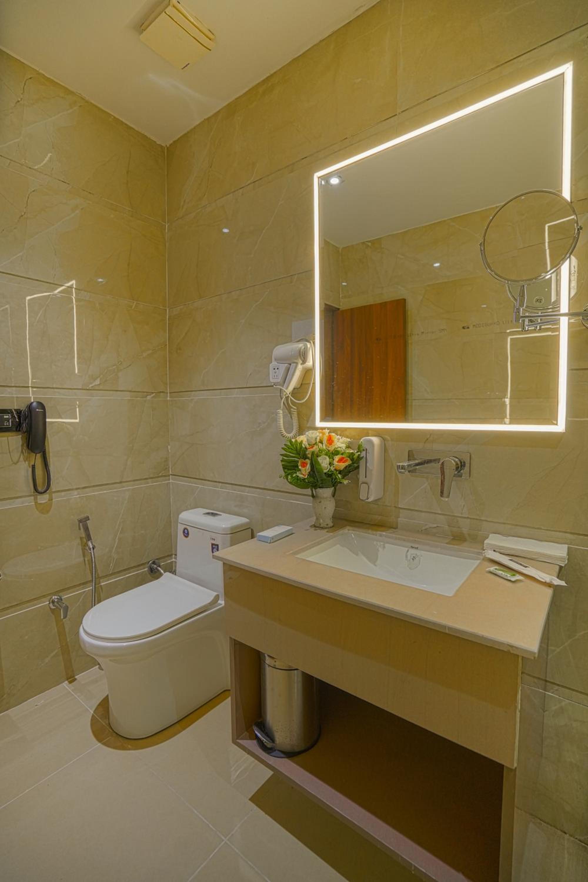 Deluxe Room - Photo 3