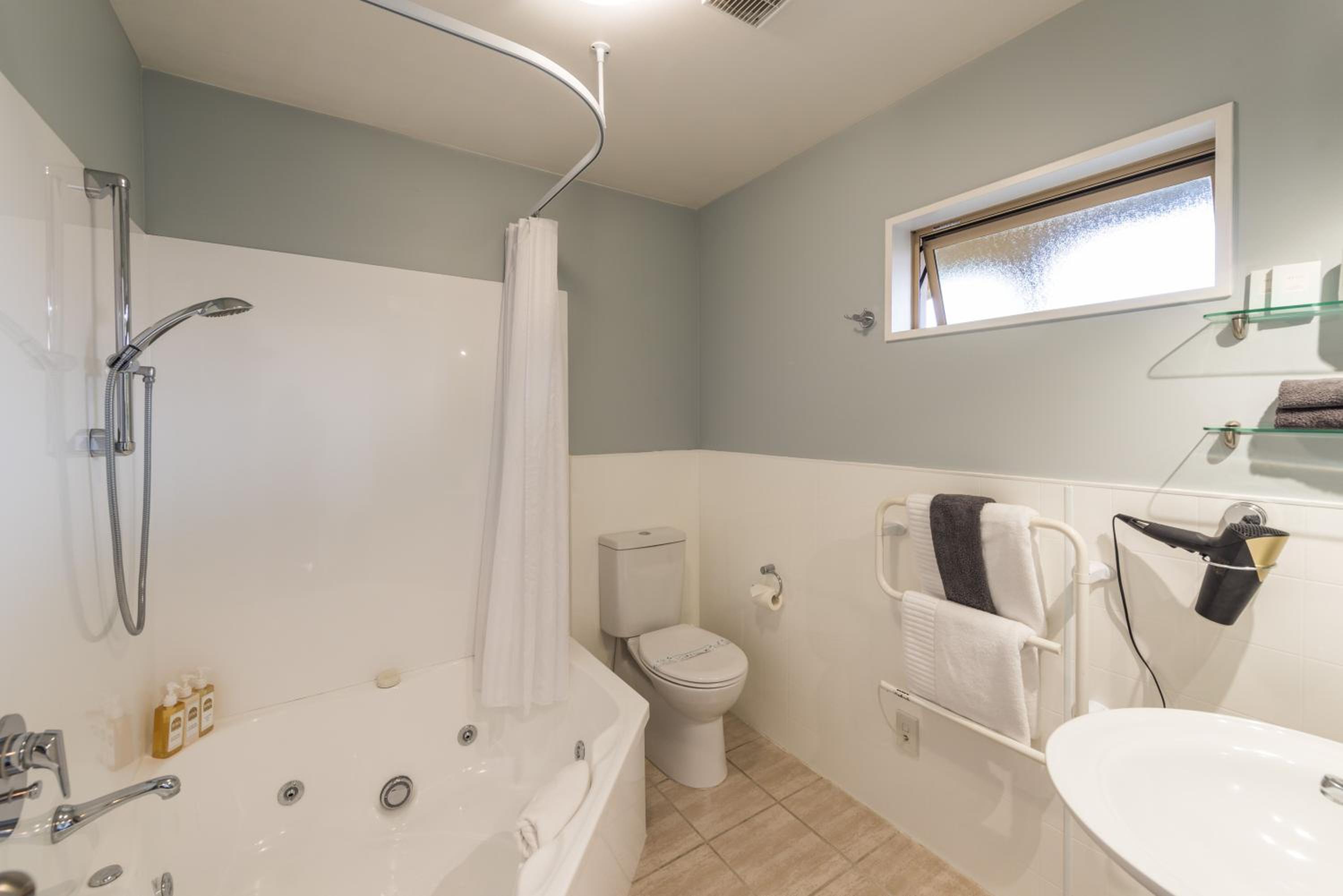 Deluxe Spa Studio - Photo 12