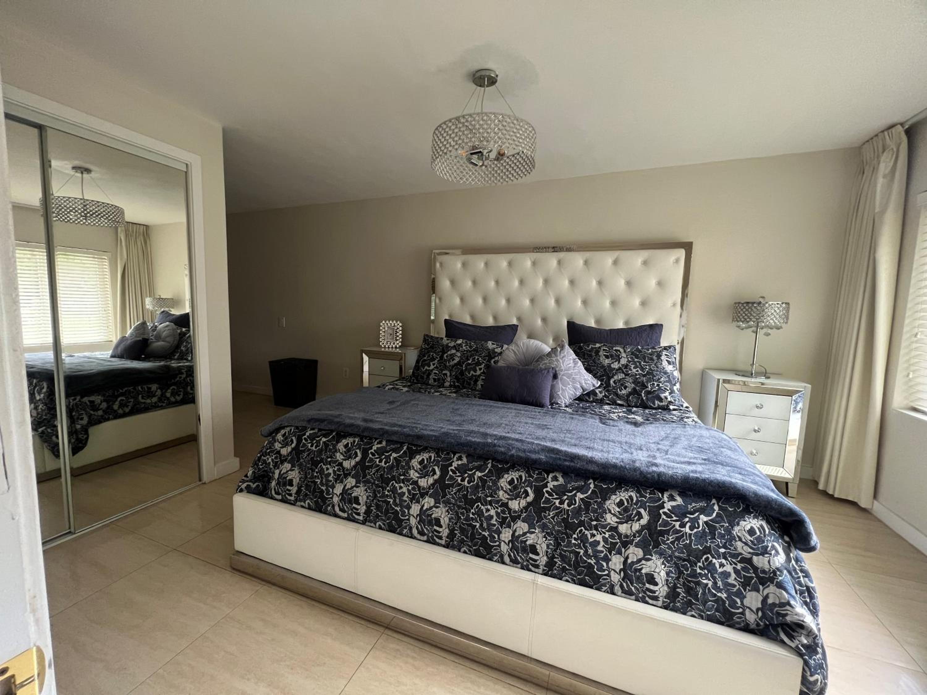 One-Bedroom House photo 1