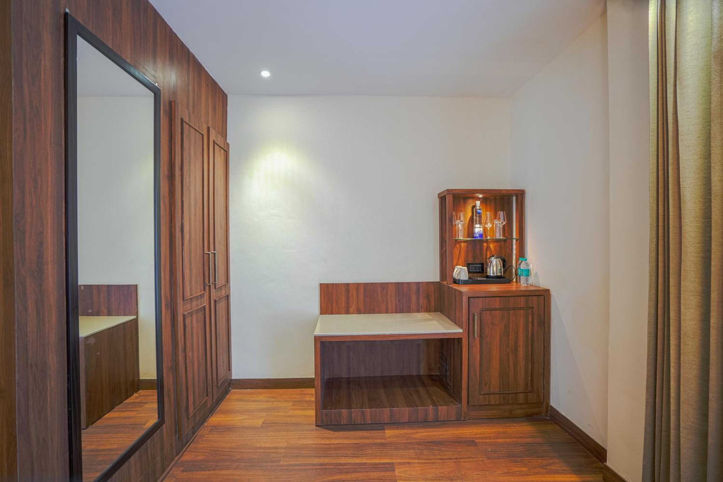Suite - Photo 3