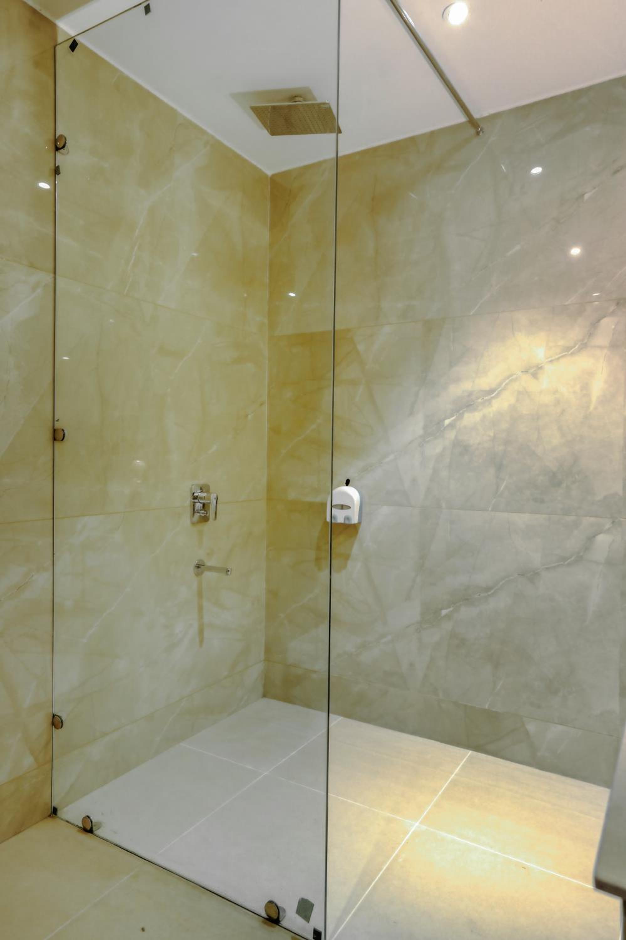 Suite - Photo 5