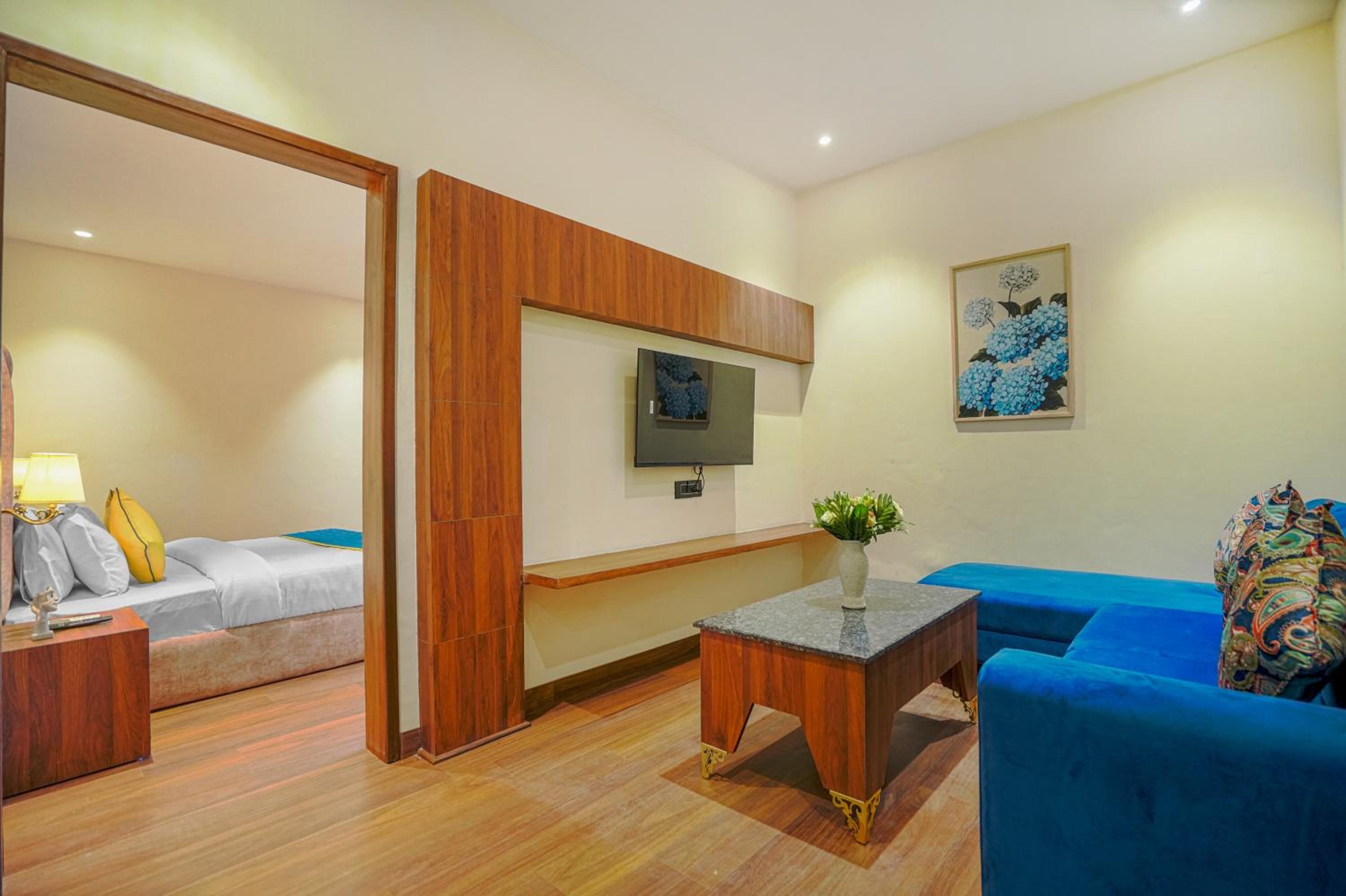 Suite - Photo 2