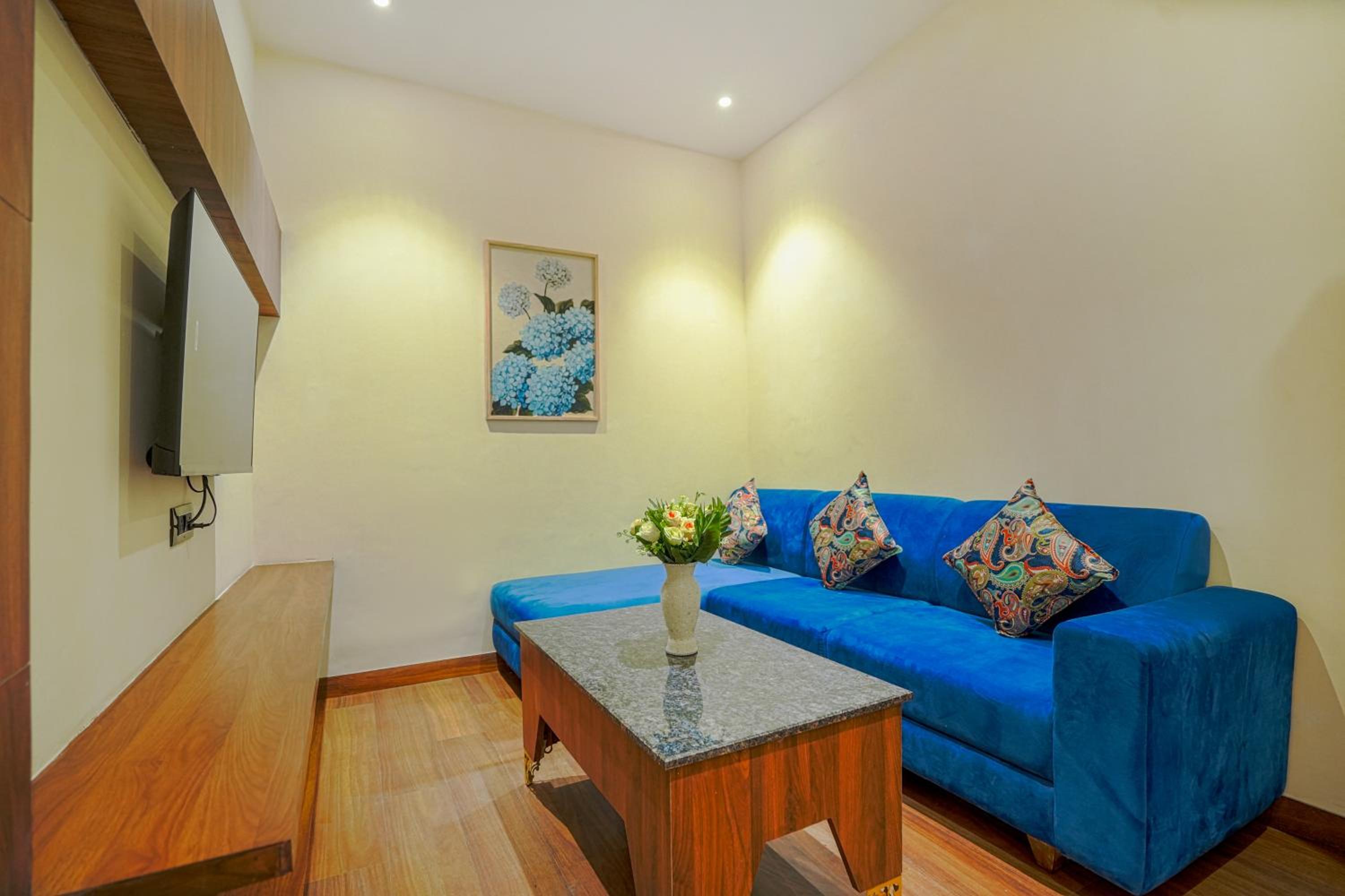 Suite - Photo 10