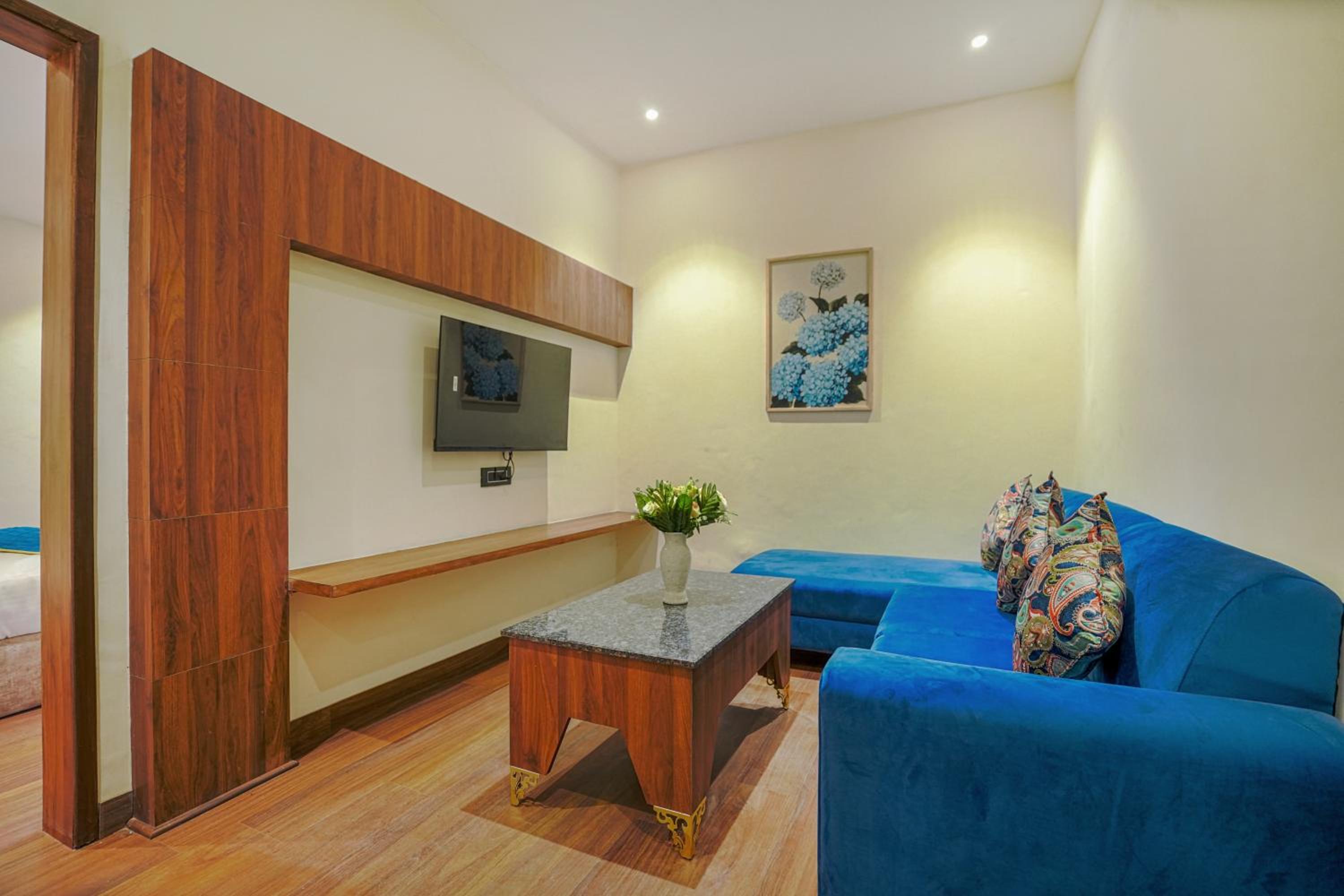 Suite - Photo 9