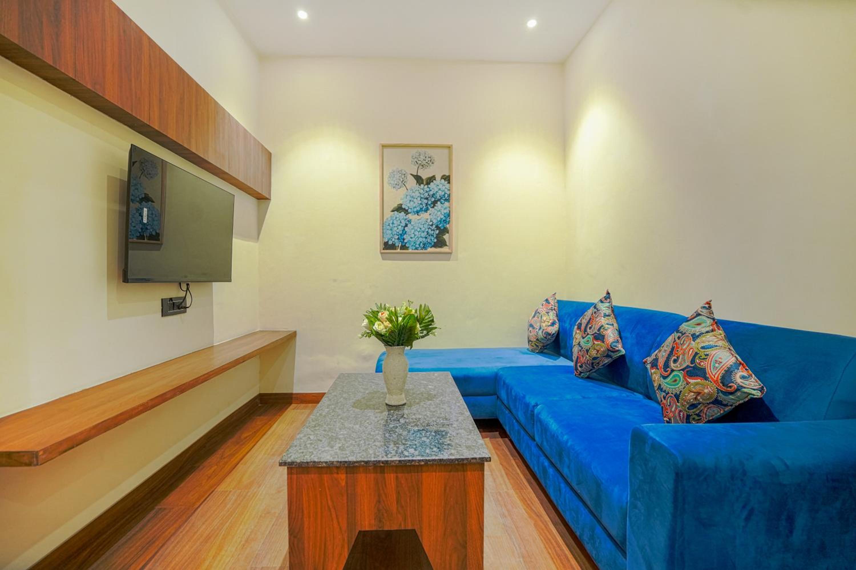 Suite - Photo 8