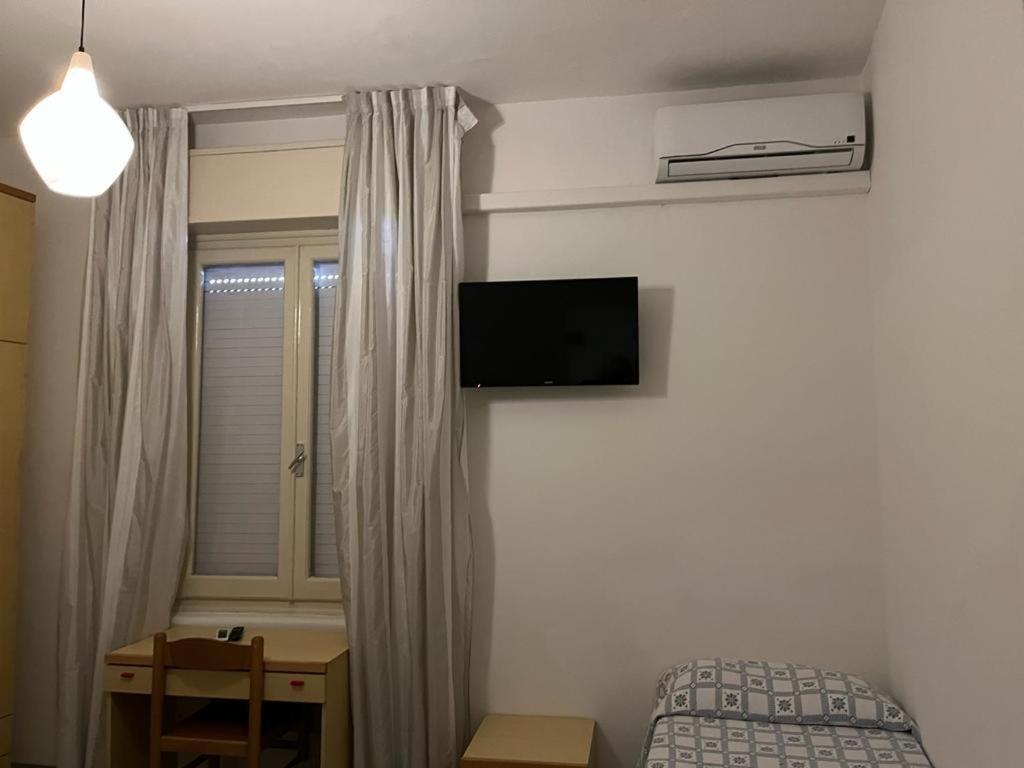 Economy Double Room photo 1