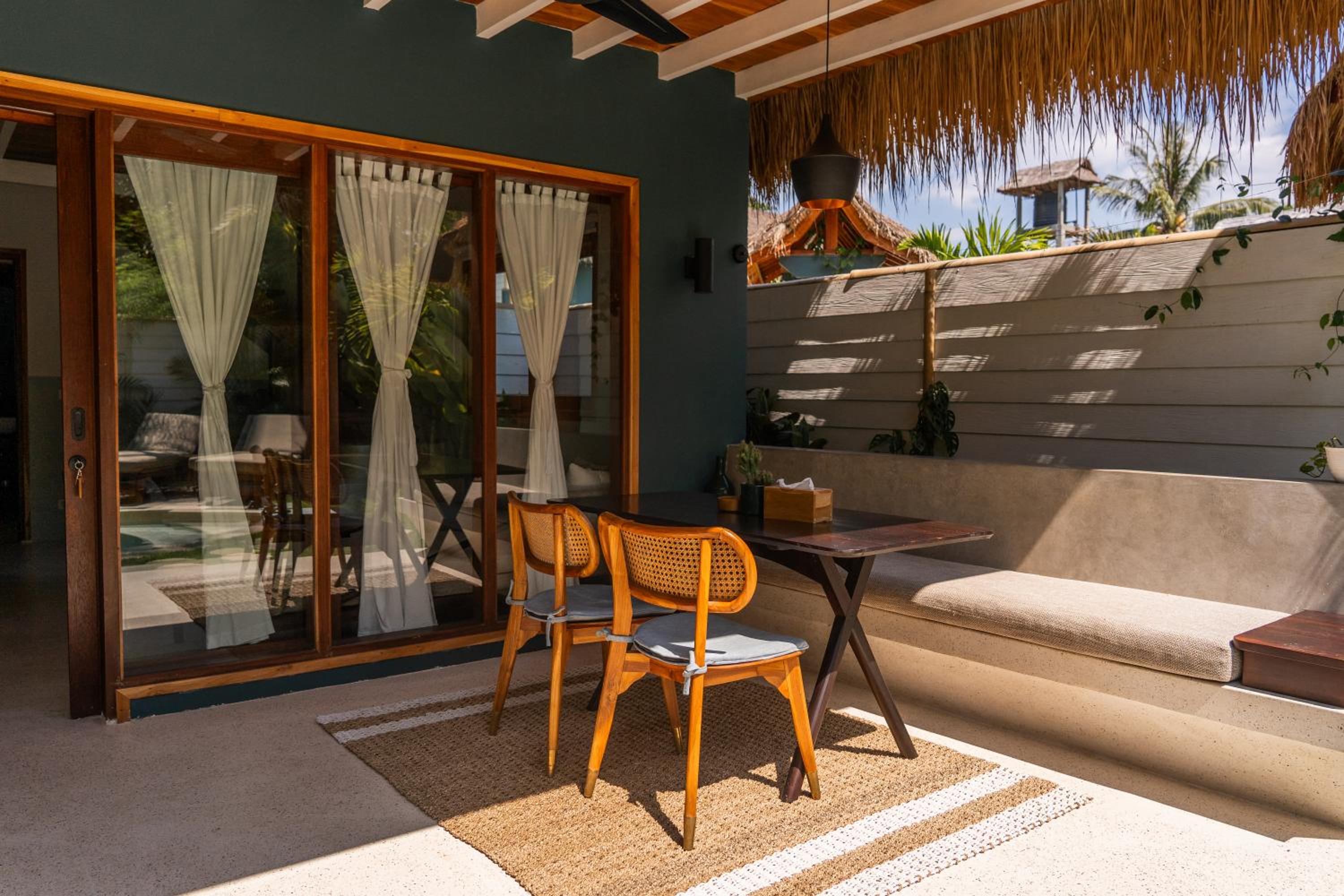 Villa With Private Pool - Photo 14