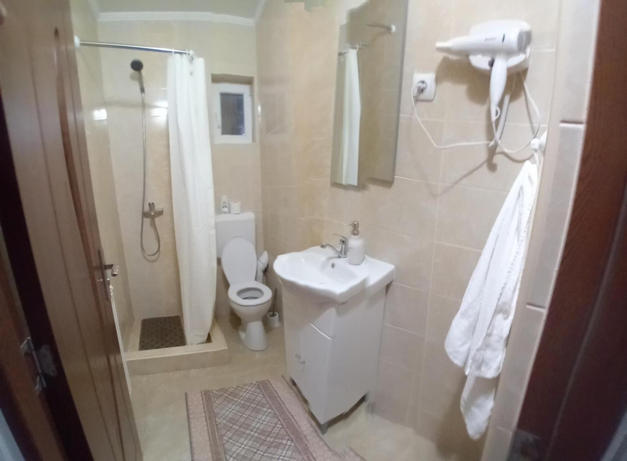 Deluxe Room - Photo 7