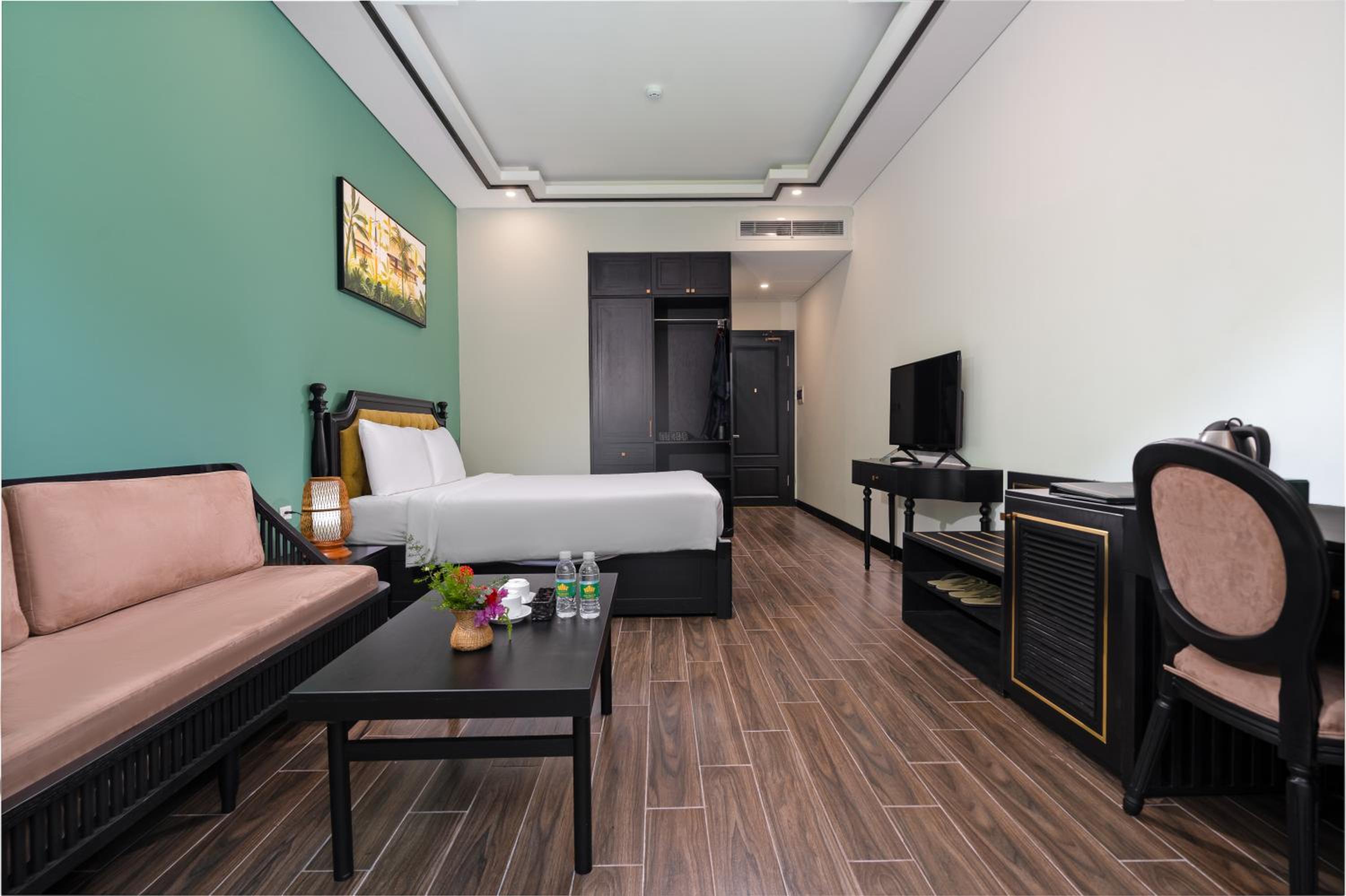 Deluxe Double Room with Balcony