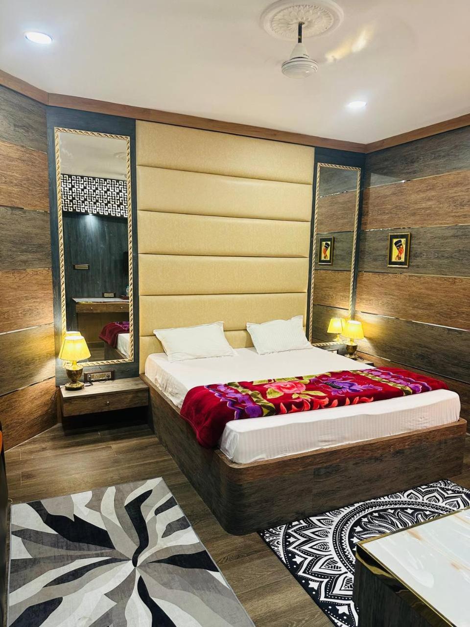 Superior King Room - Photo 9