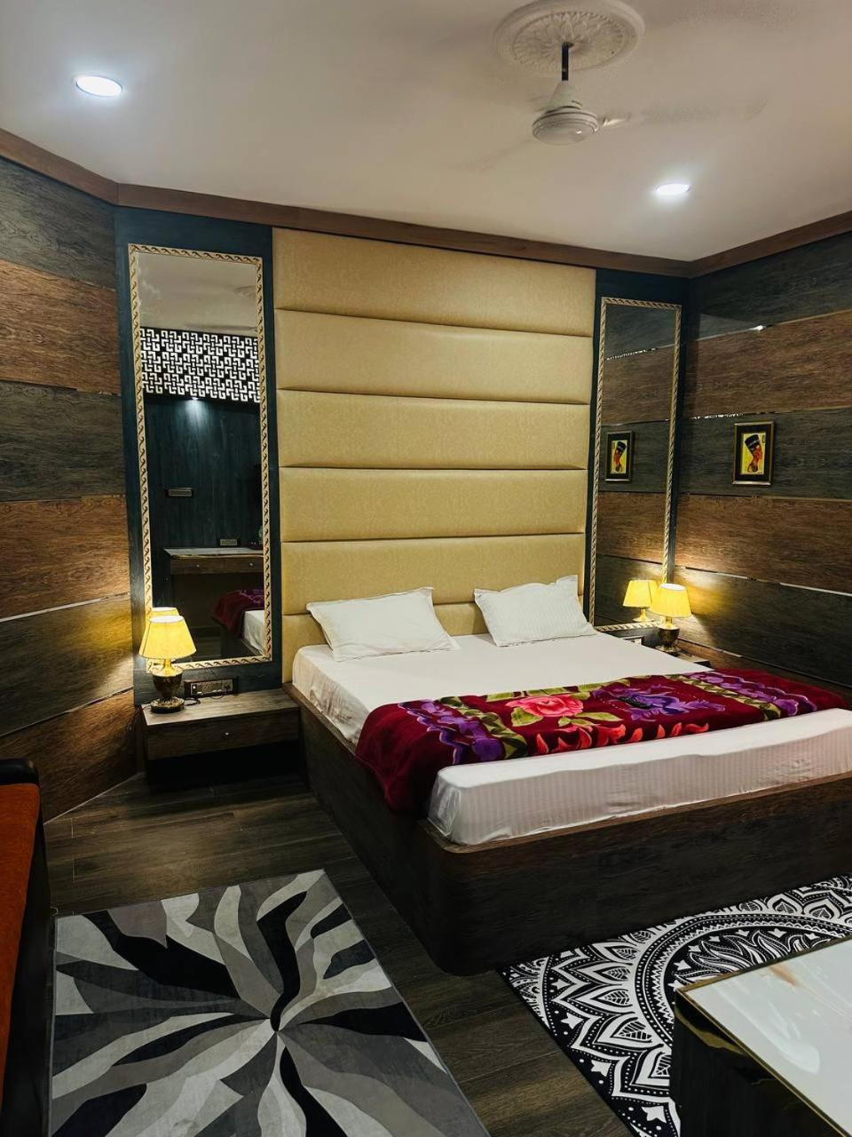 Superior King Room - Photo 10