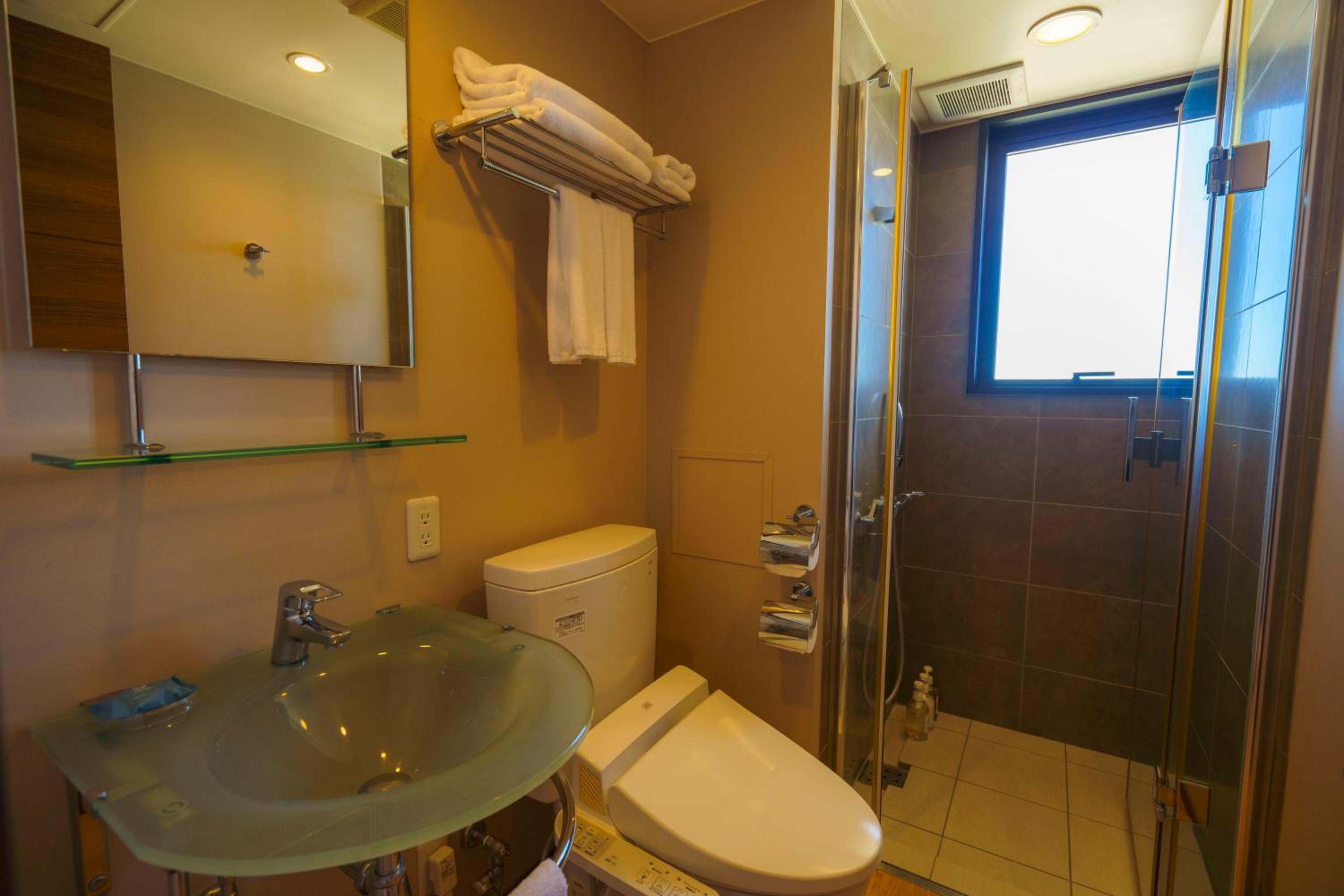 Corner Two-Bedroom Suite - Photo 12