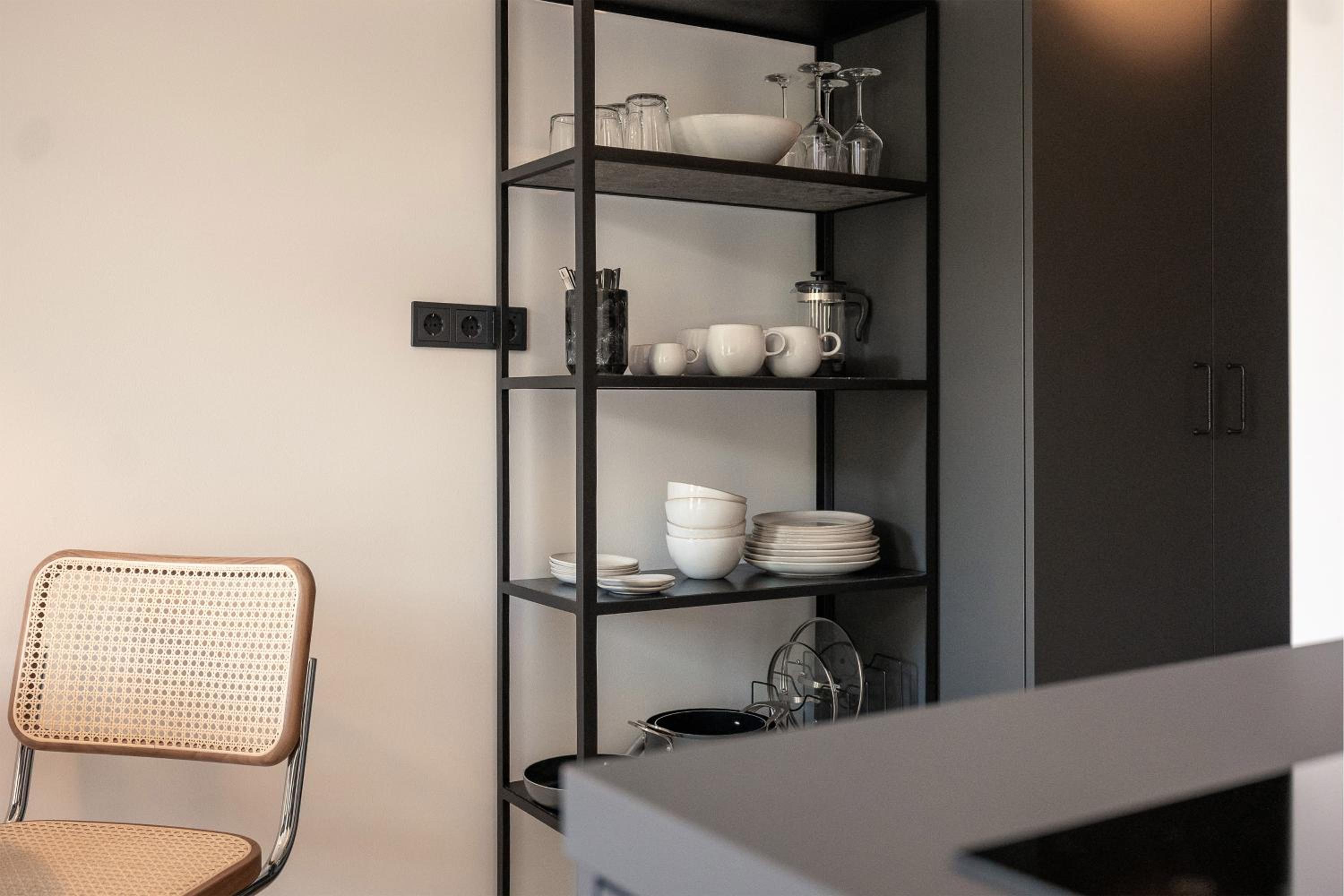Compact Studio with Kitchen photo 2