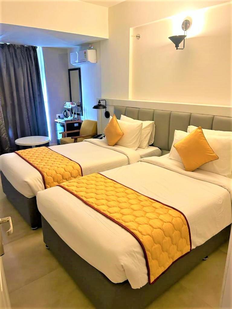 Standard Twin Room - Photo 4