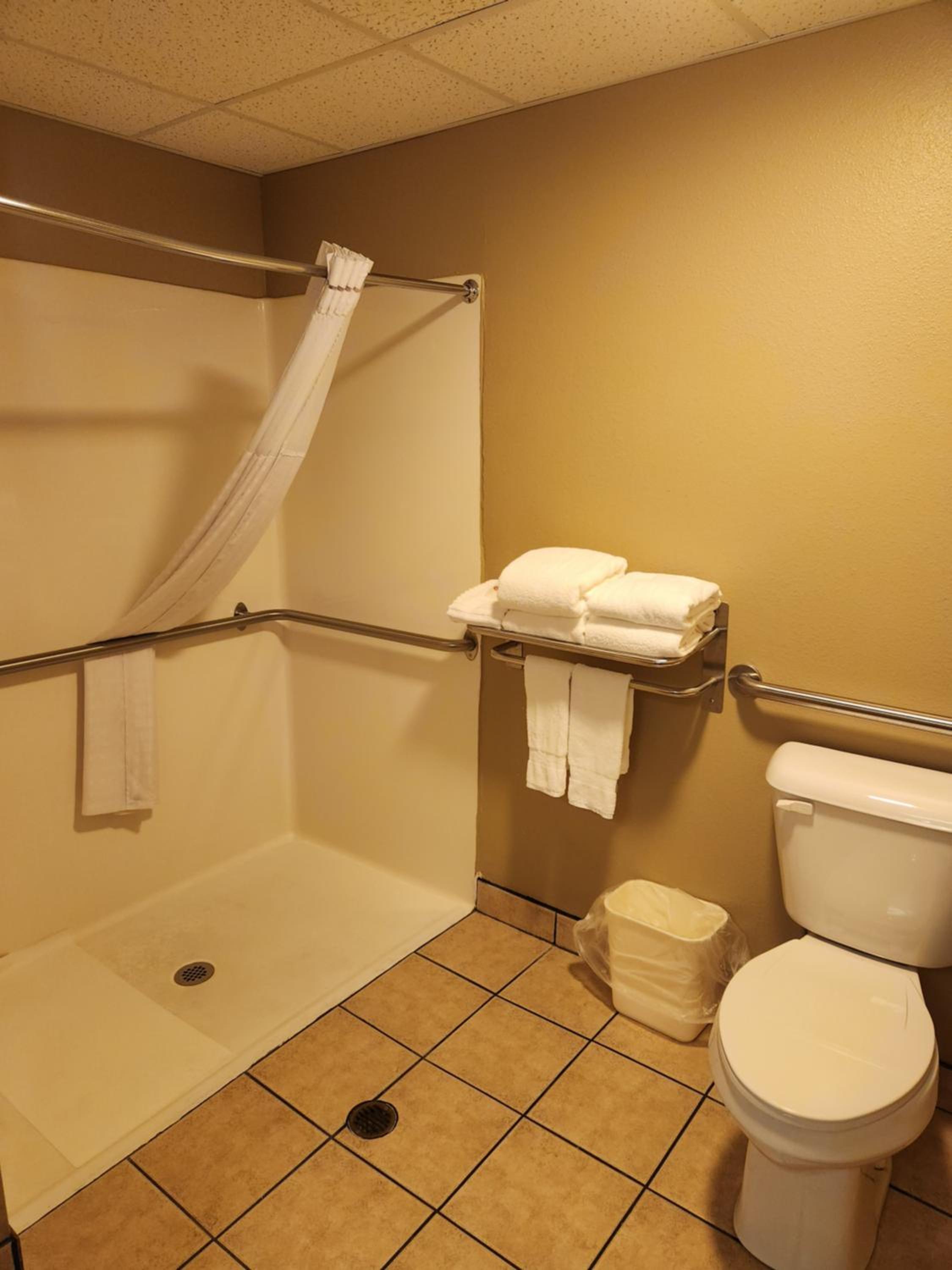 King Room - Disability Access - Photo 2