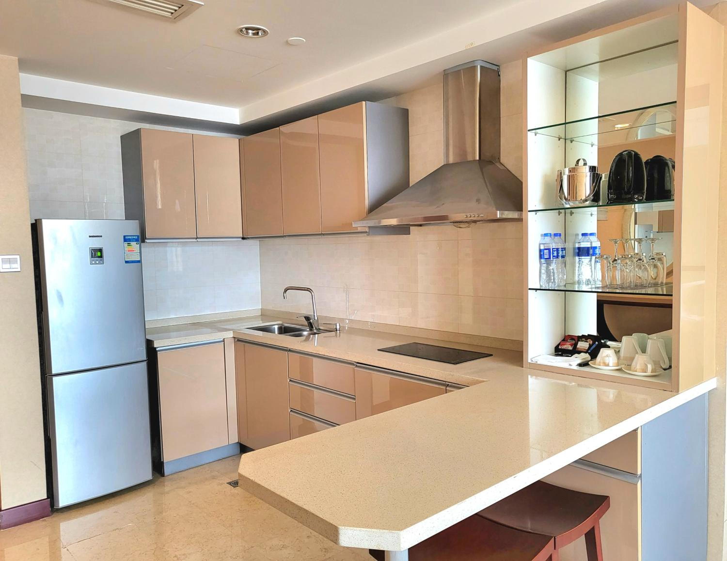 One-Bedroom Apartment - Photo 2