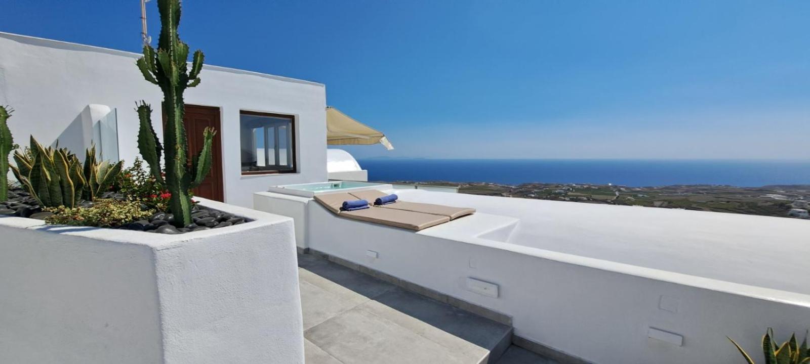 Signature Suite with Outdoor Hot Tub and Sea View - Photo 5