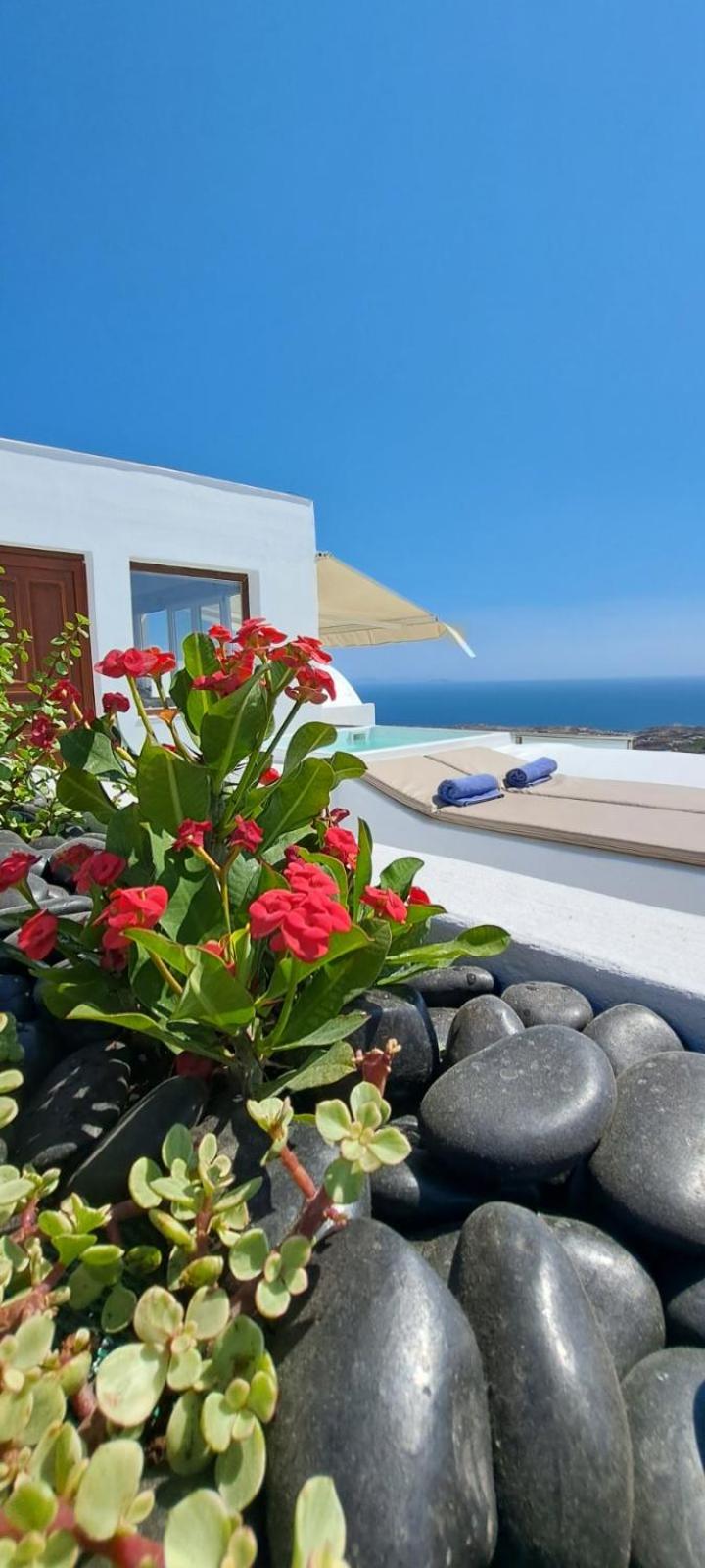 Signature Suite with Outdoor Hot Tub and Sea View - Photo 2
