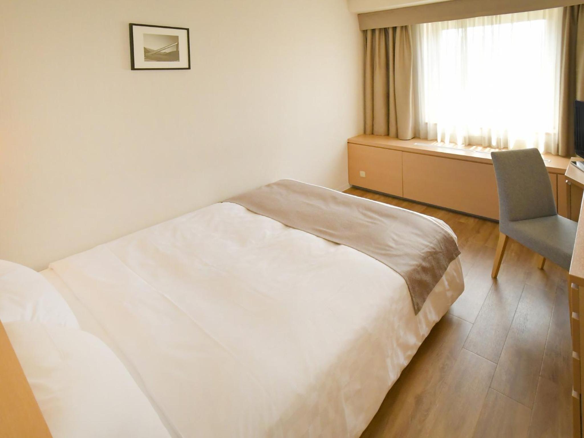 Single Room - Non-Smoking