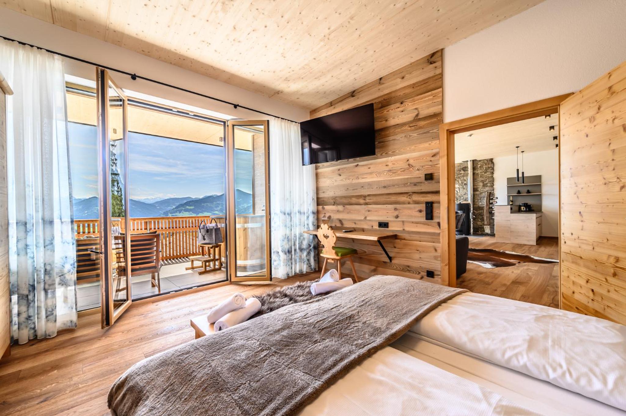 Deluxe Suite with Spa Bath