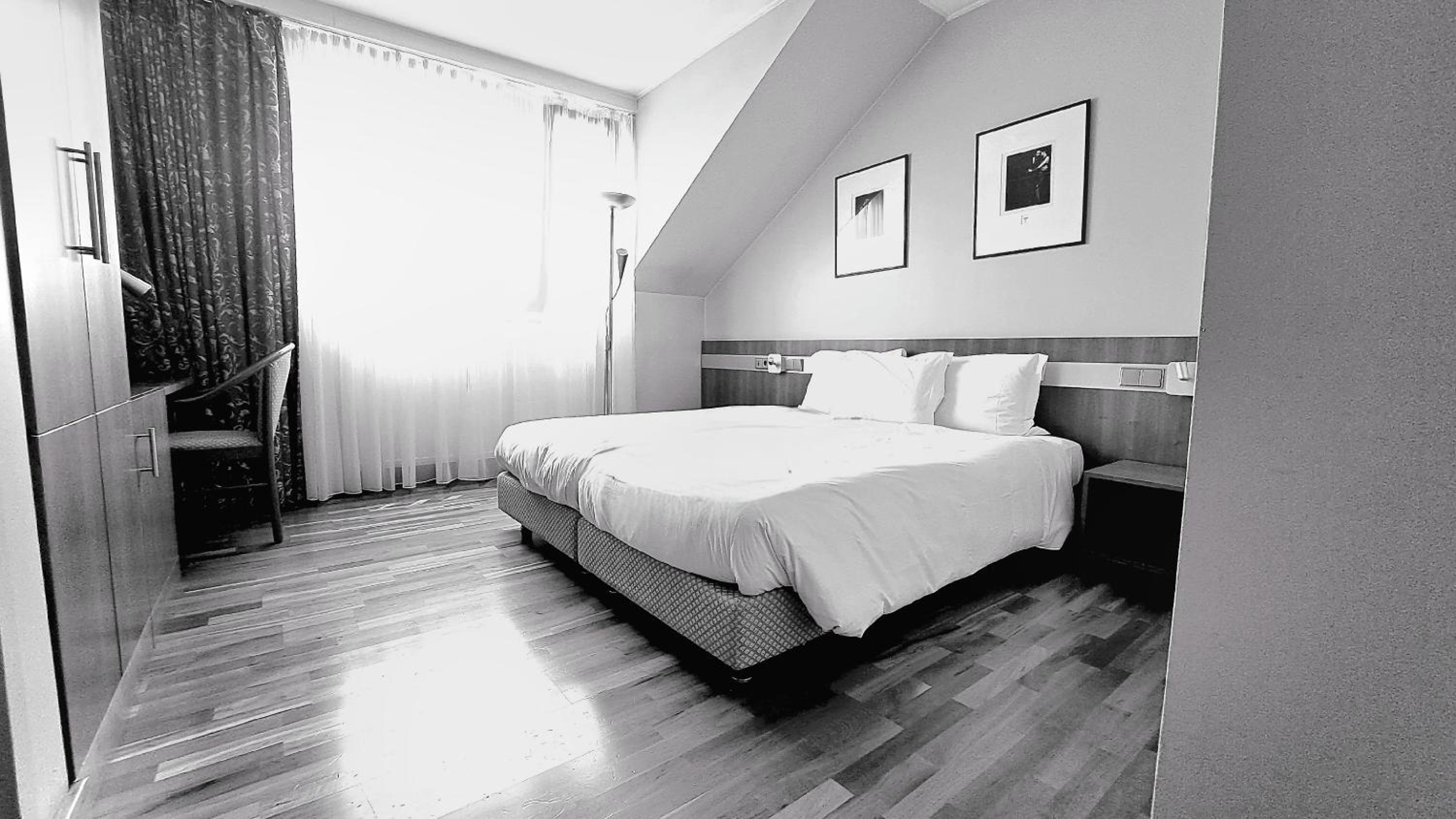 Standard Double Room - Photo 4