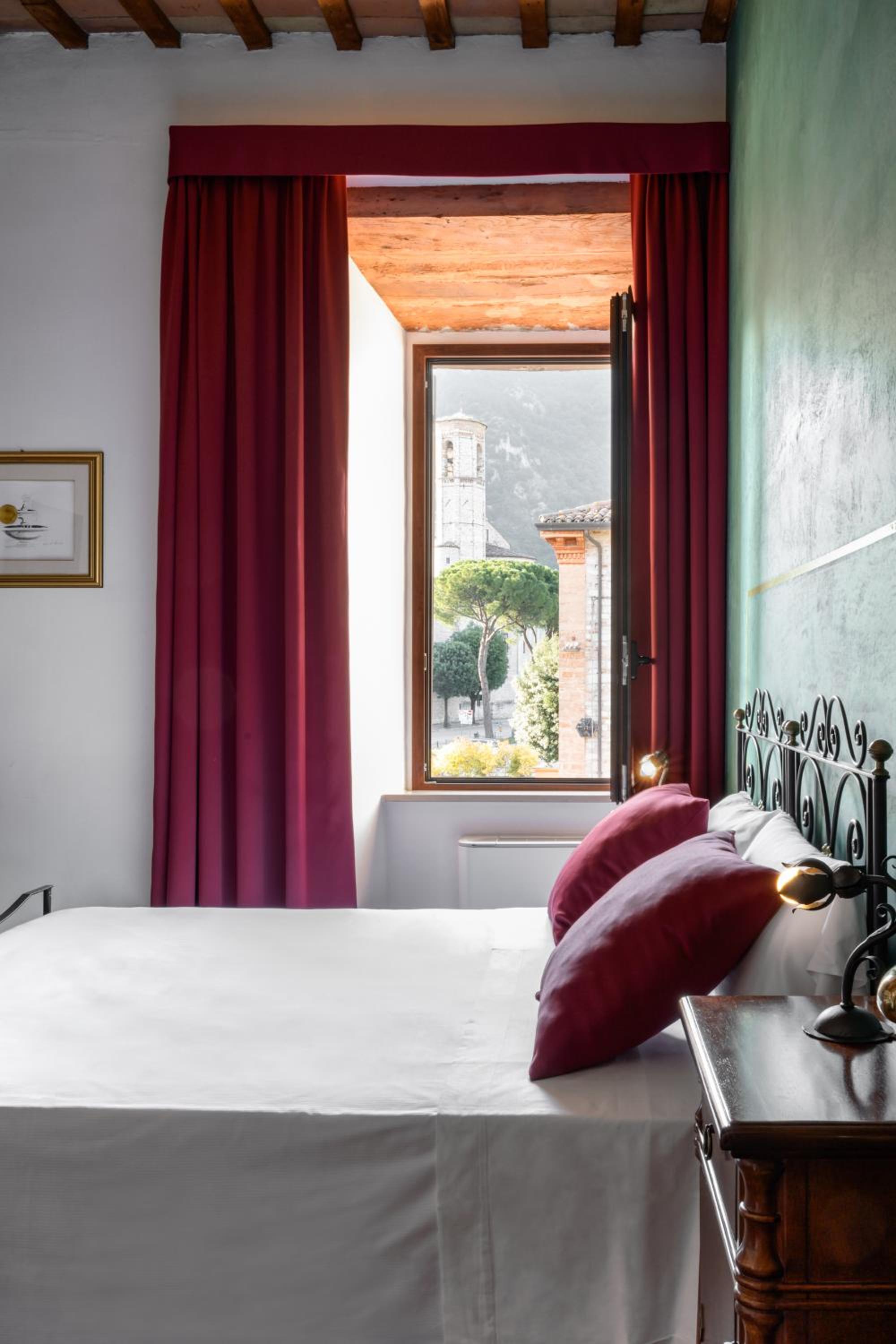 Standard Double Room - Photo 2