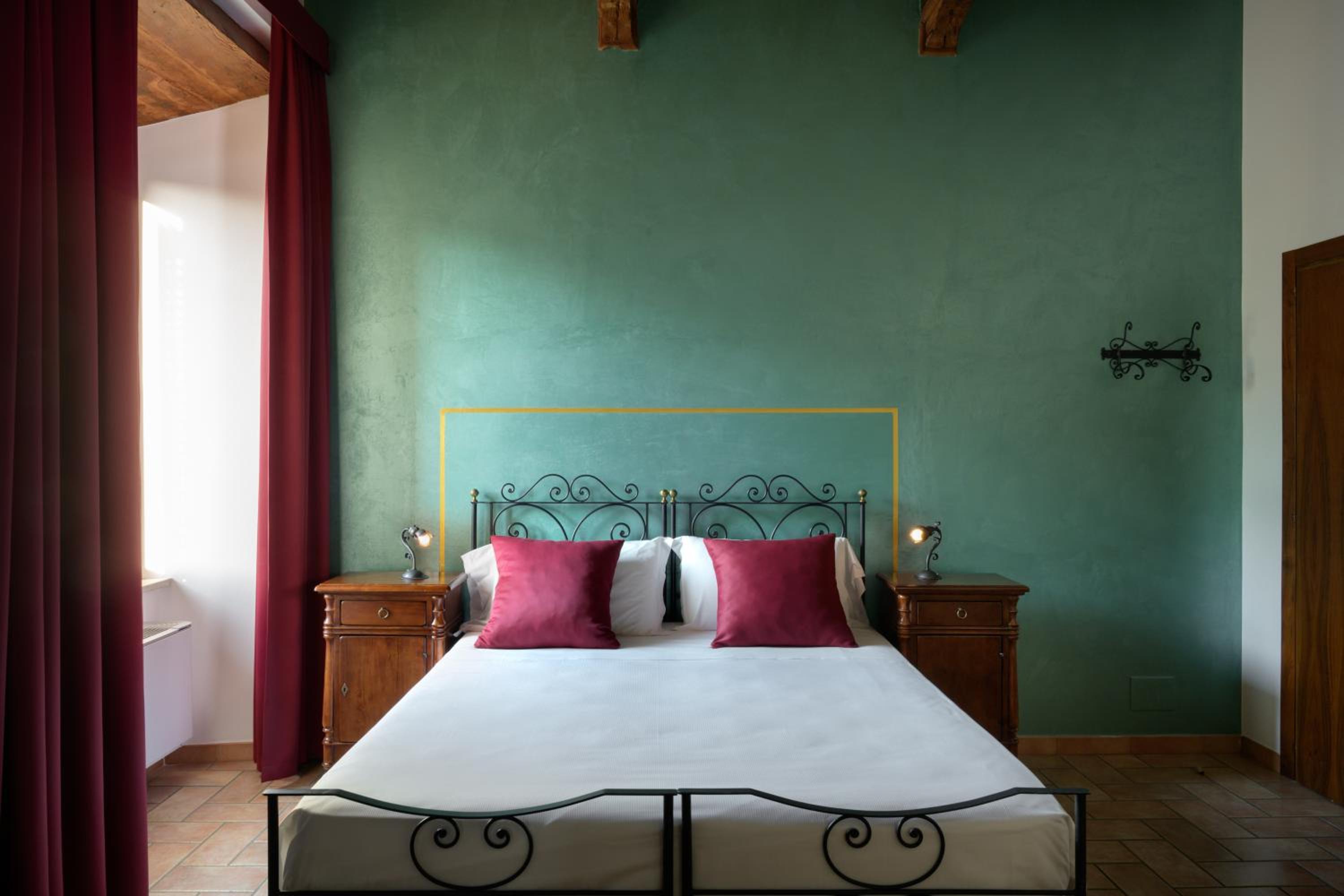Standard Double Room - Photo 5