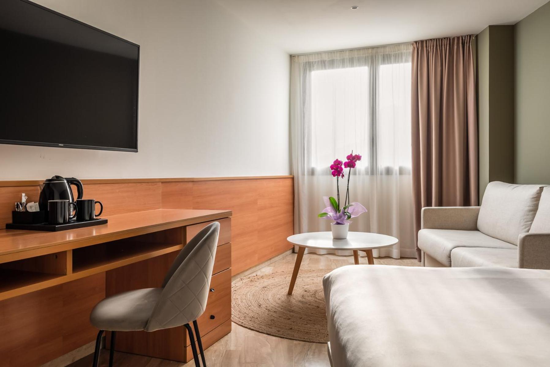 Quadruple Room - Photo 6