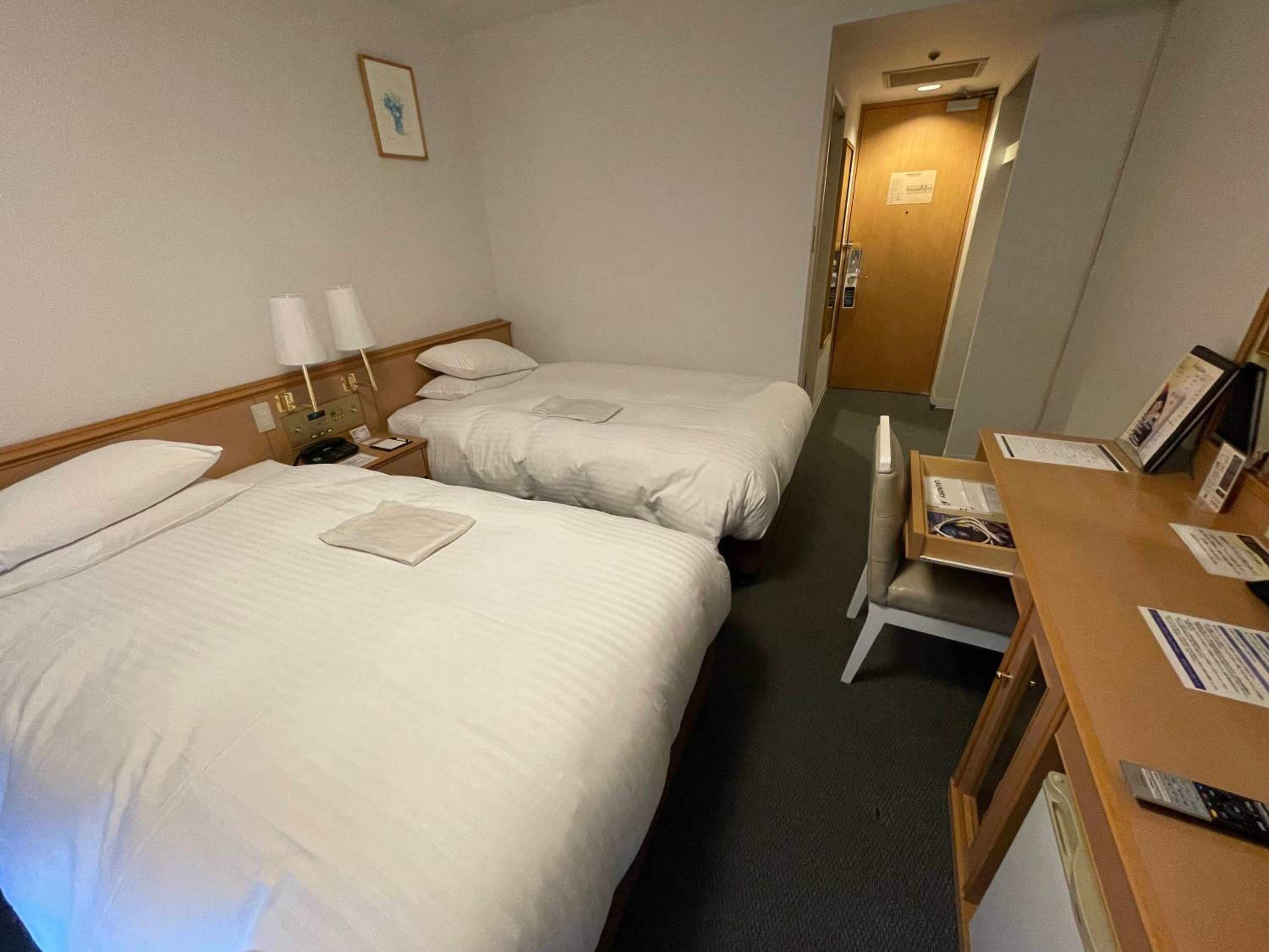 Standard Twin Room - Photo 1