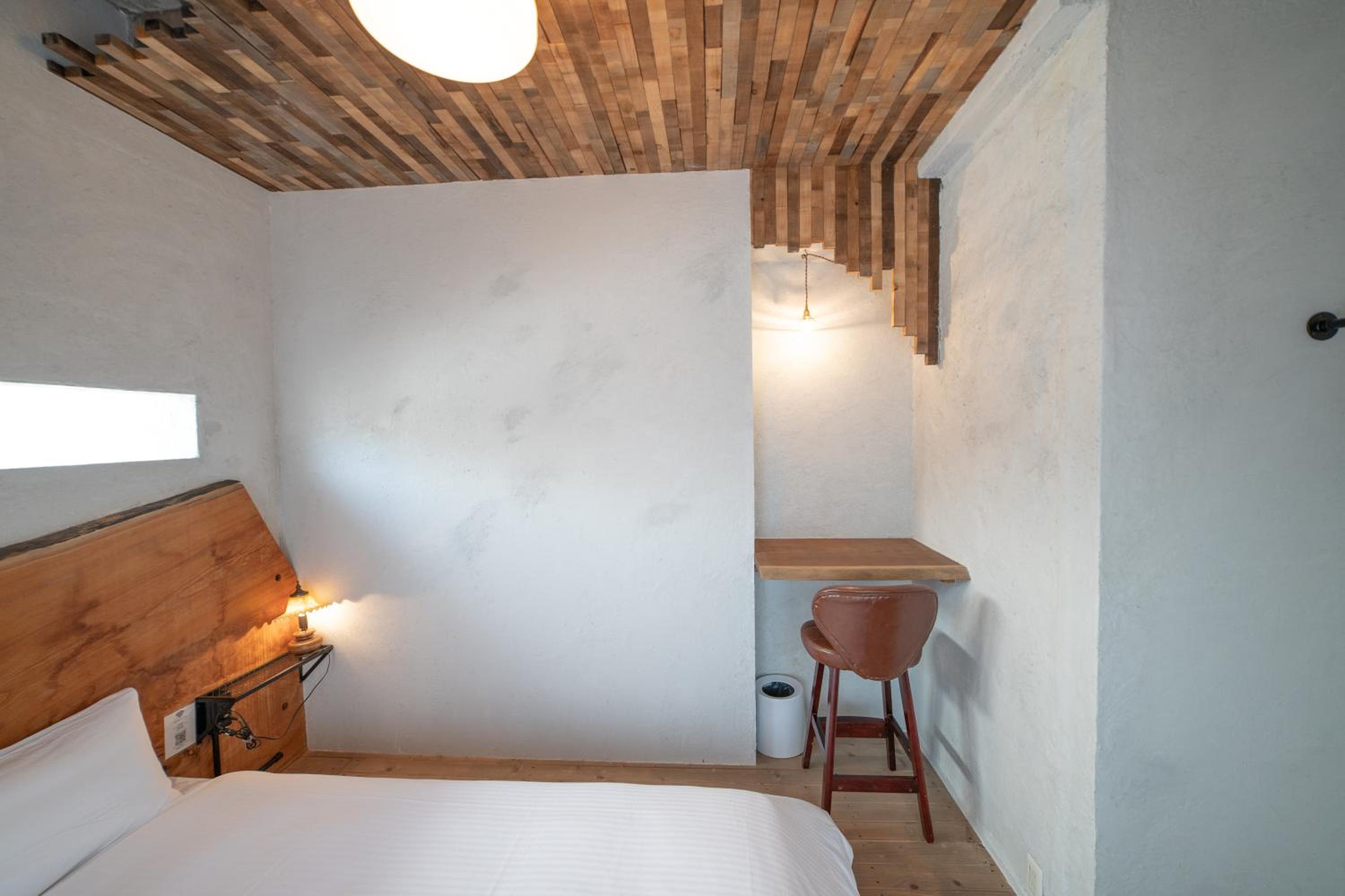 Double Room with Shared Bathroom photo 3