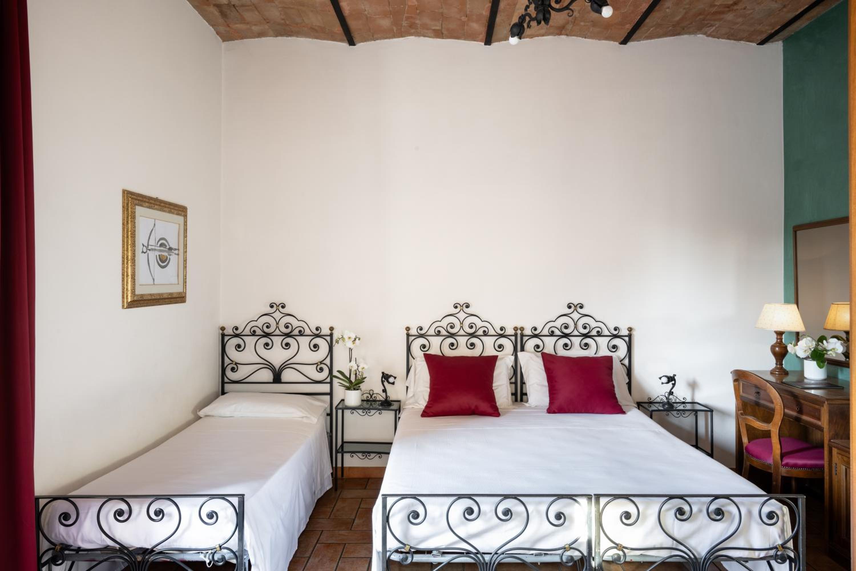Standard Triple Room - Photo 7