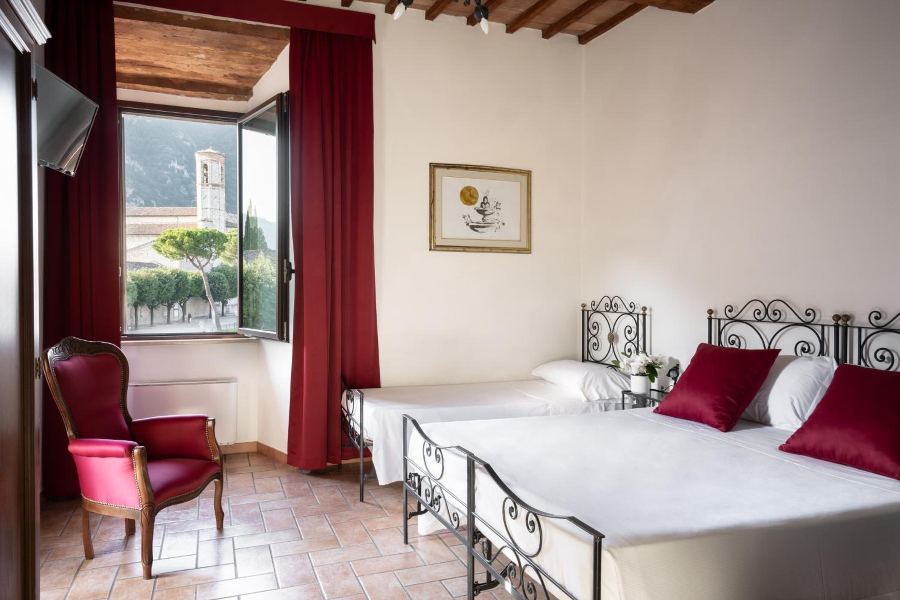Standard Triple Room - Photo 1