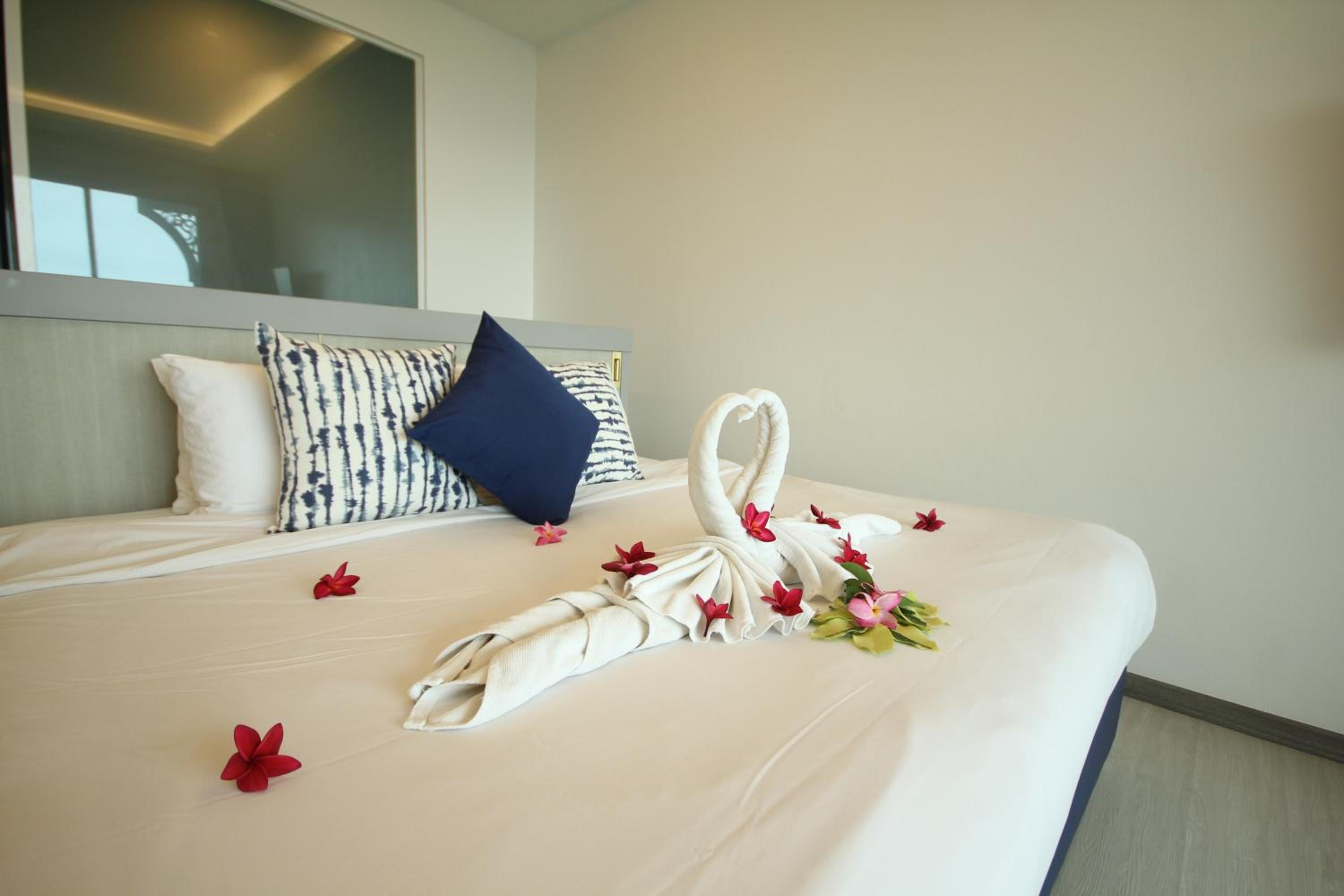 Executive with Ocean View - Photo 4