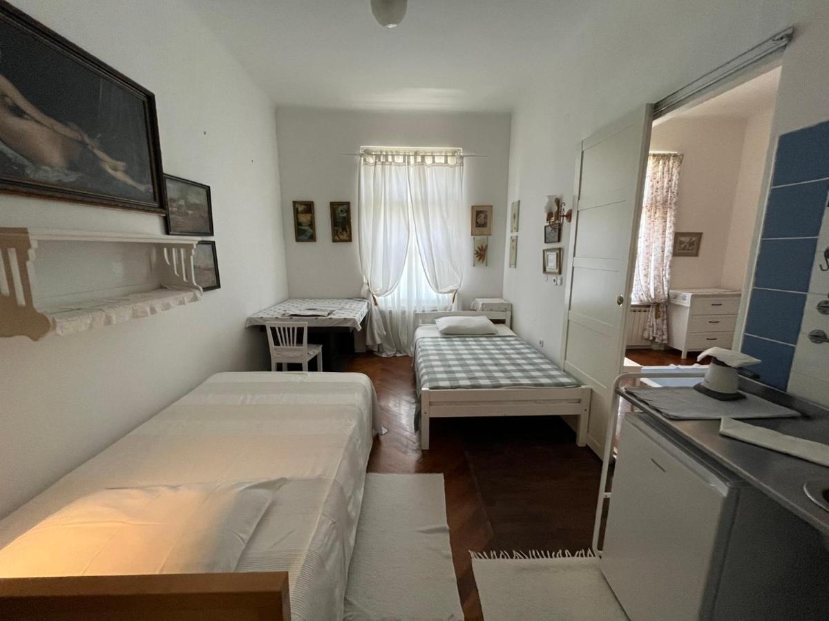 Deluxe Double Room with Shower