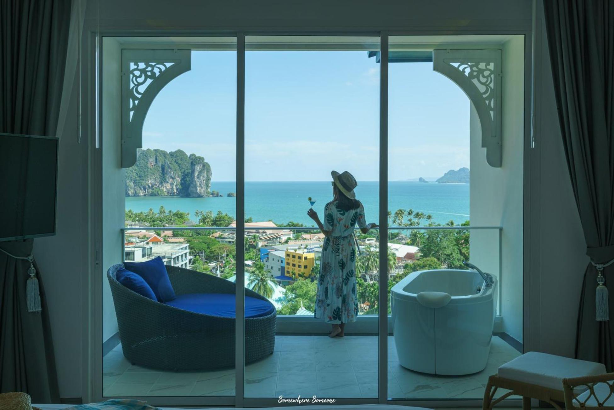 Executive Ocean Jacuzzi Room - Photo 3