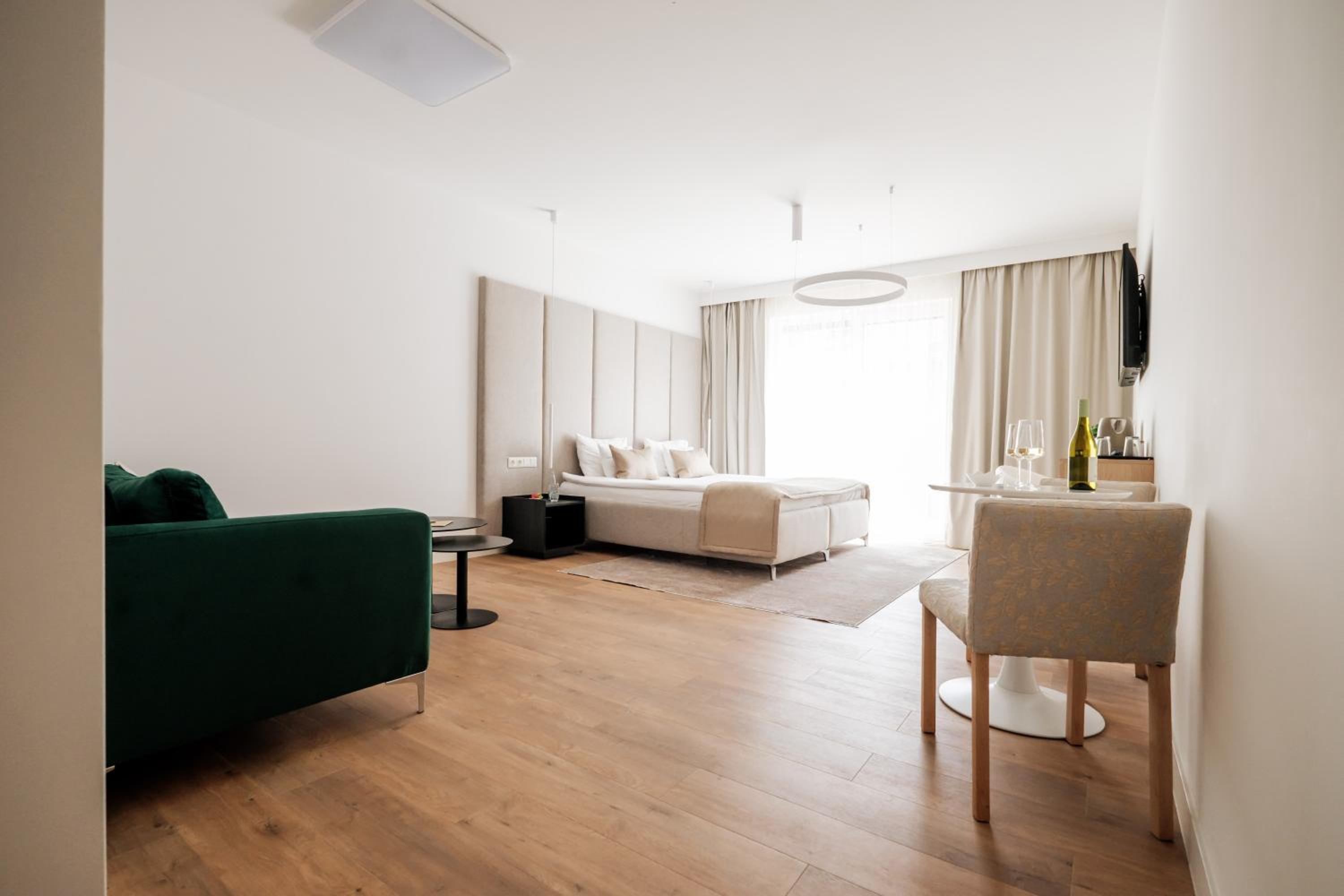 Large Double or Twin Room - Photo 23