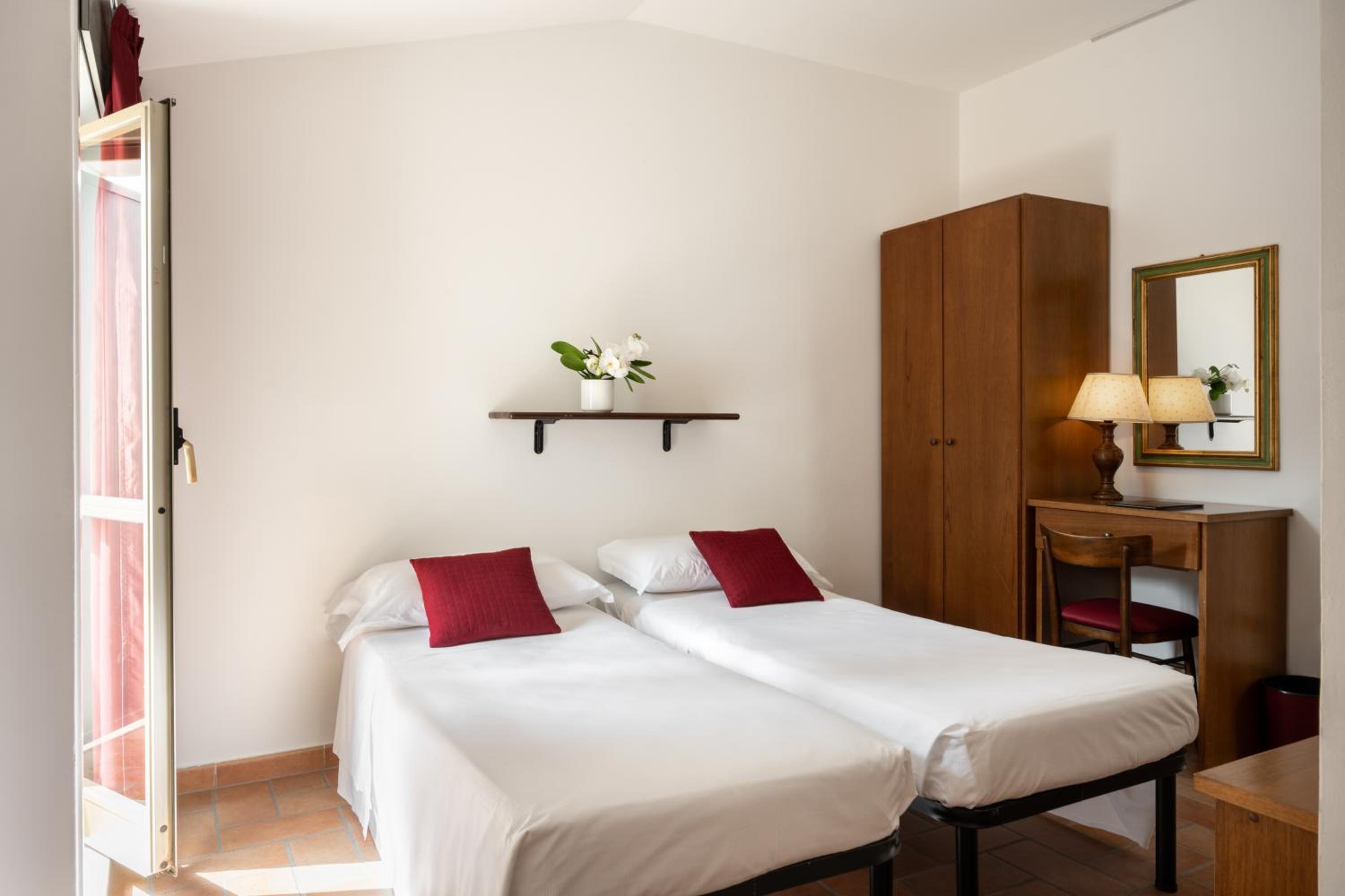 Standard Quadruple Room - Photo 6