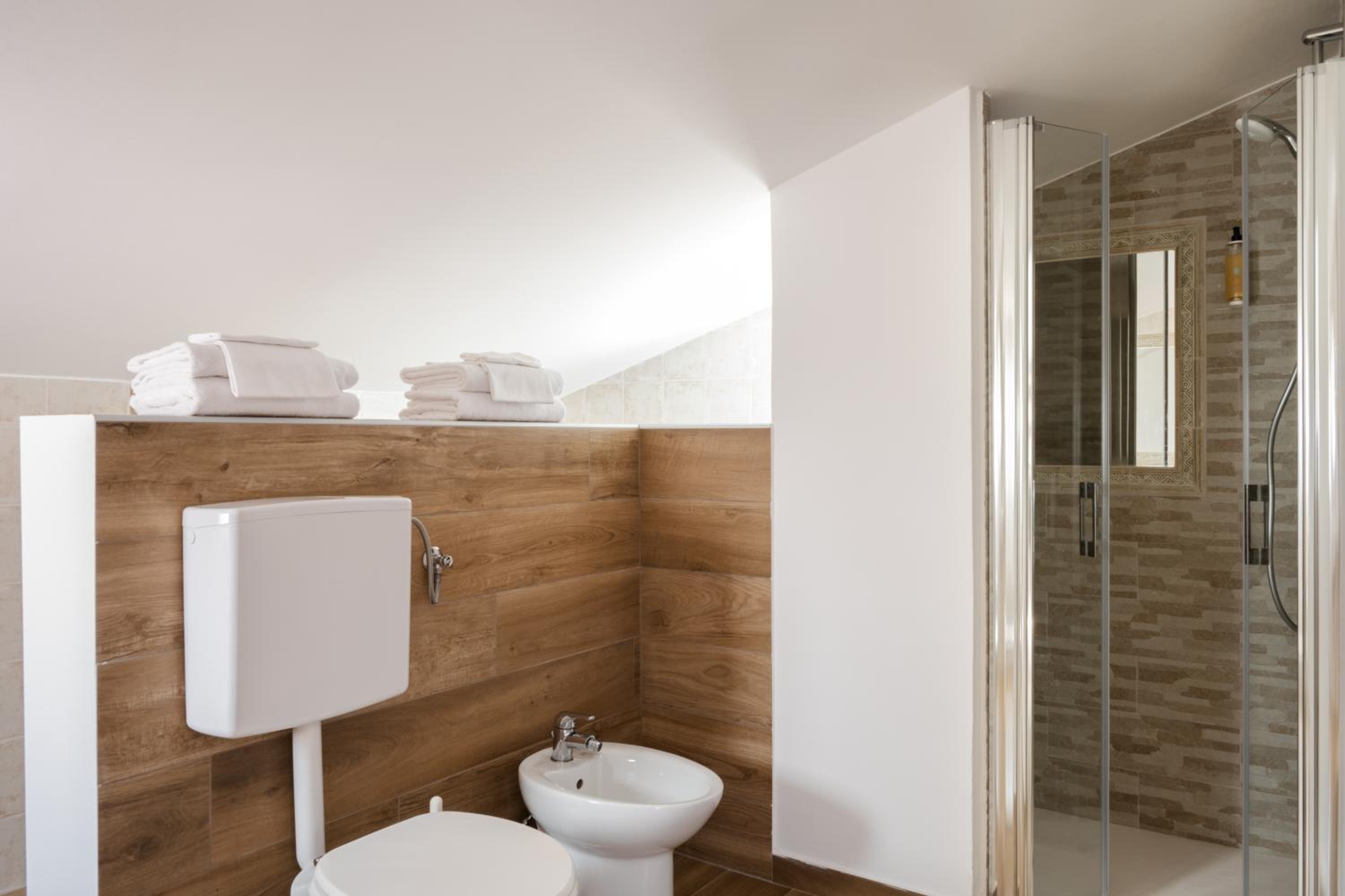 Standard Quadruple Room - Photo 22