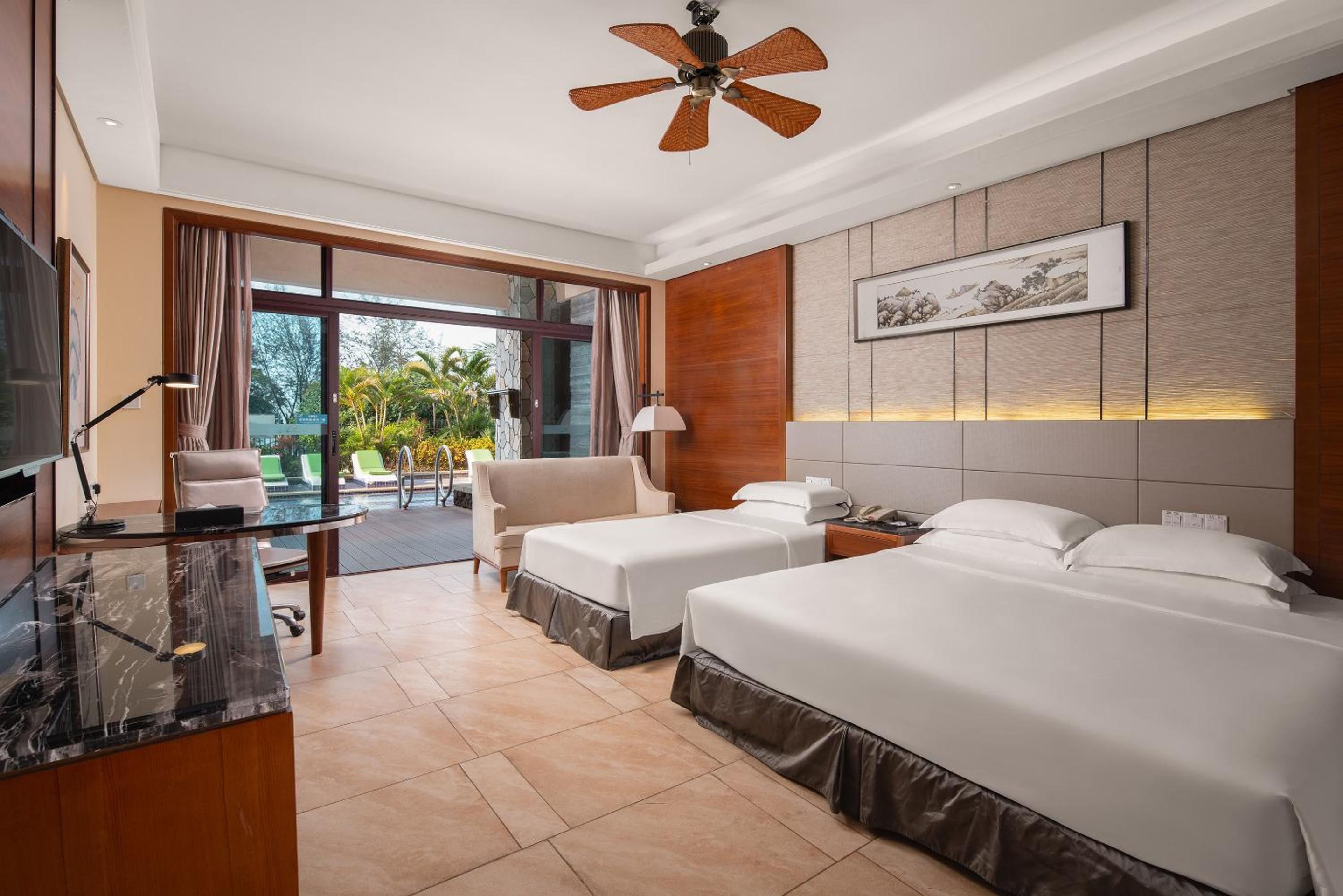 Triple Room with Pool View photo 1