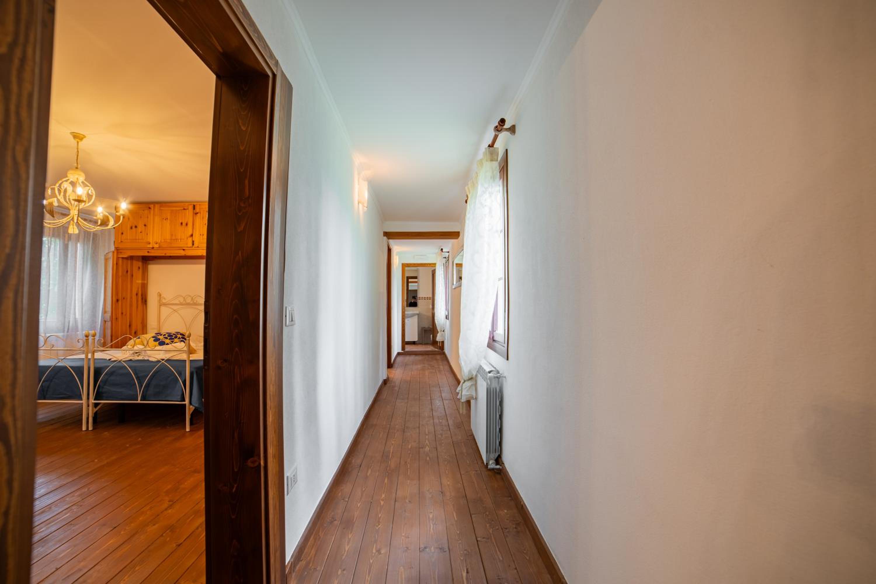 Three-Bedroom Townhouse - Photo 8