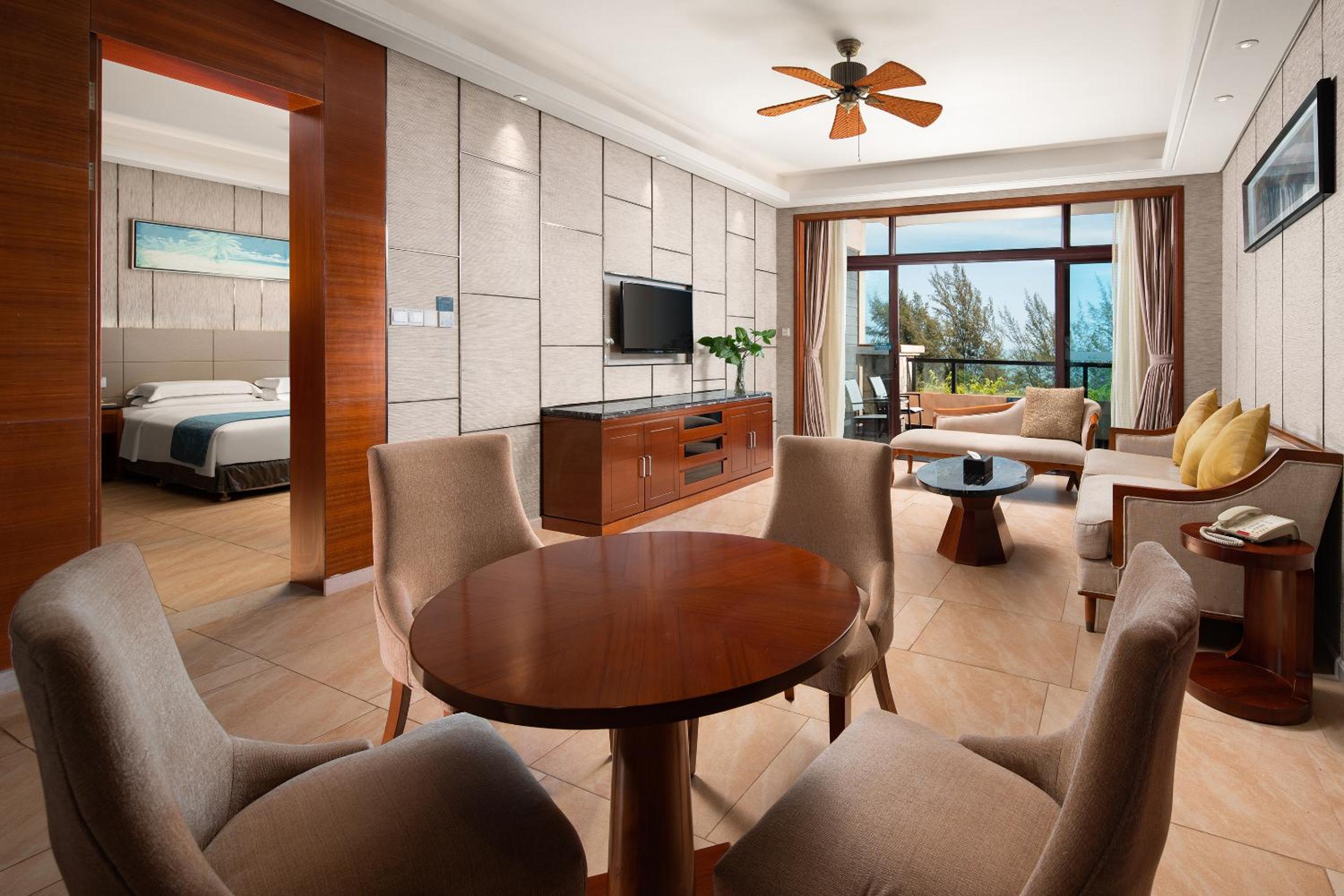 Superior Suite with Sea View photo 2