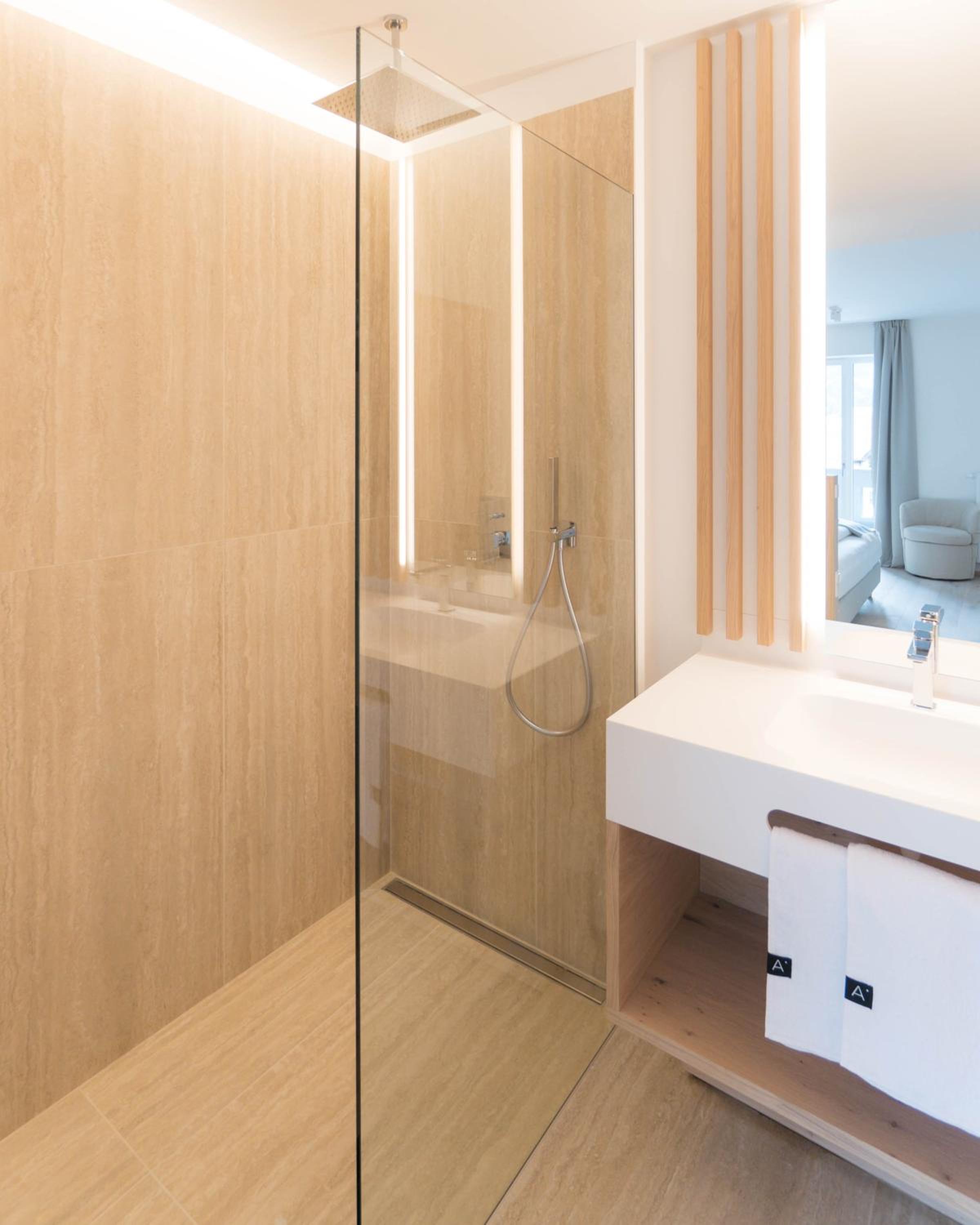 Deluxe Junior Suite - Photo 4