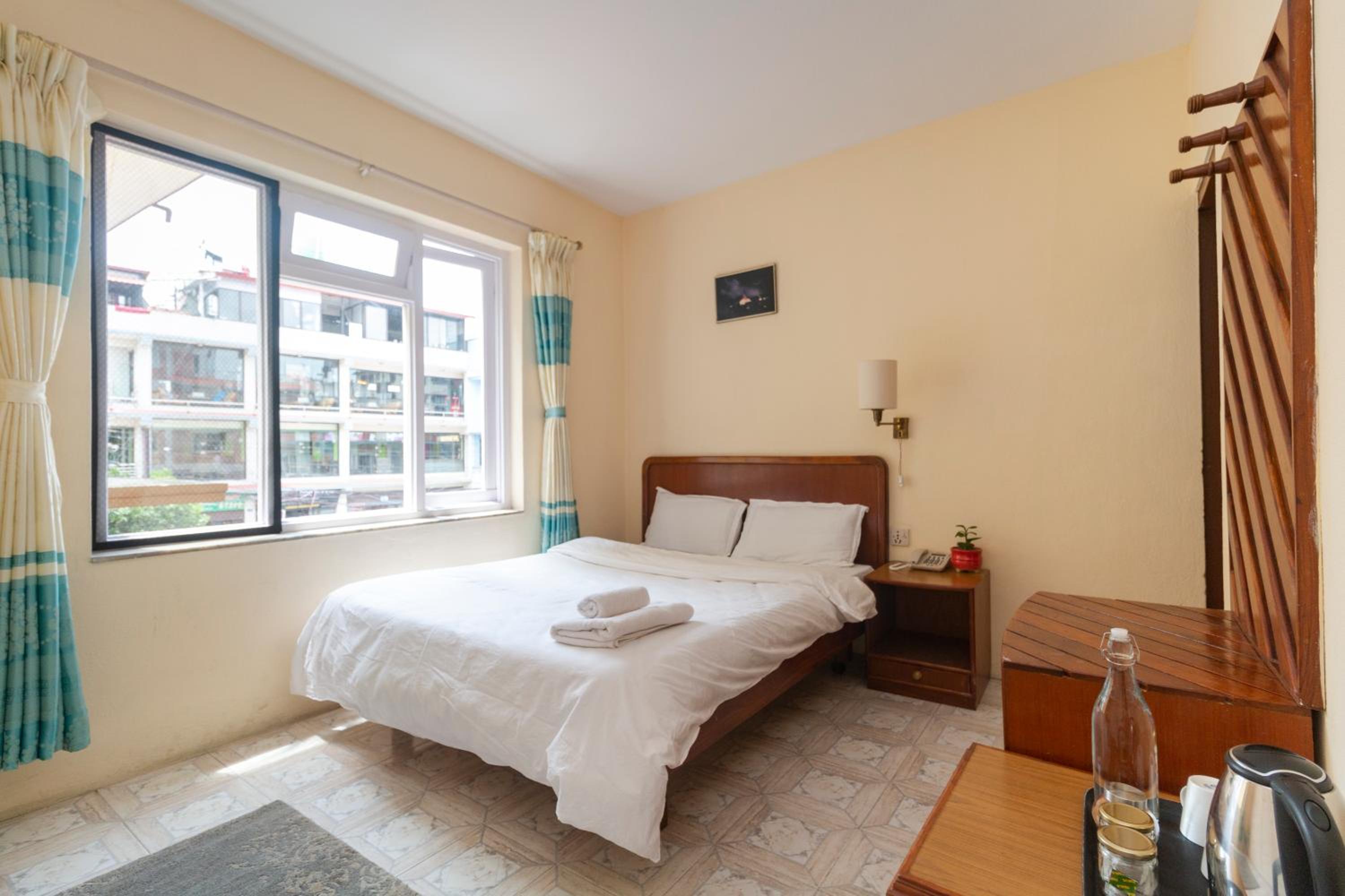 Deluxe Queen Room