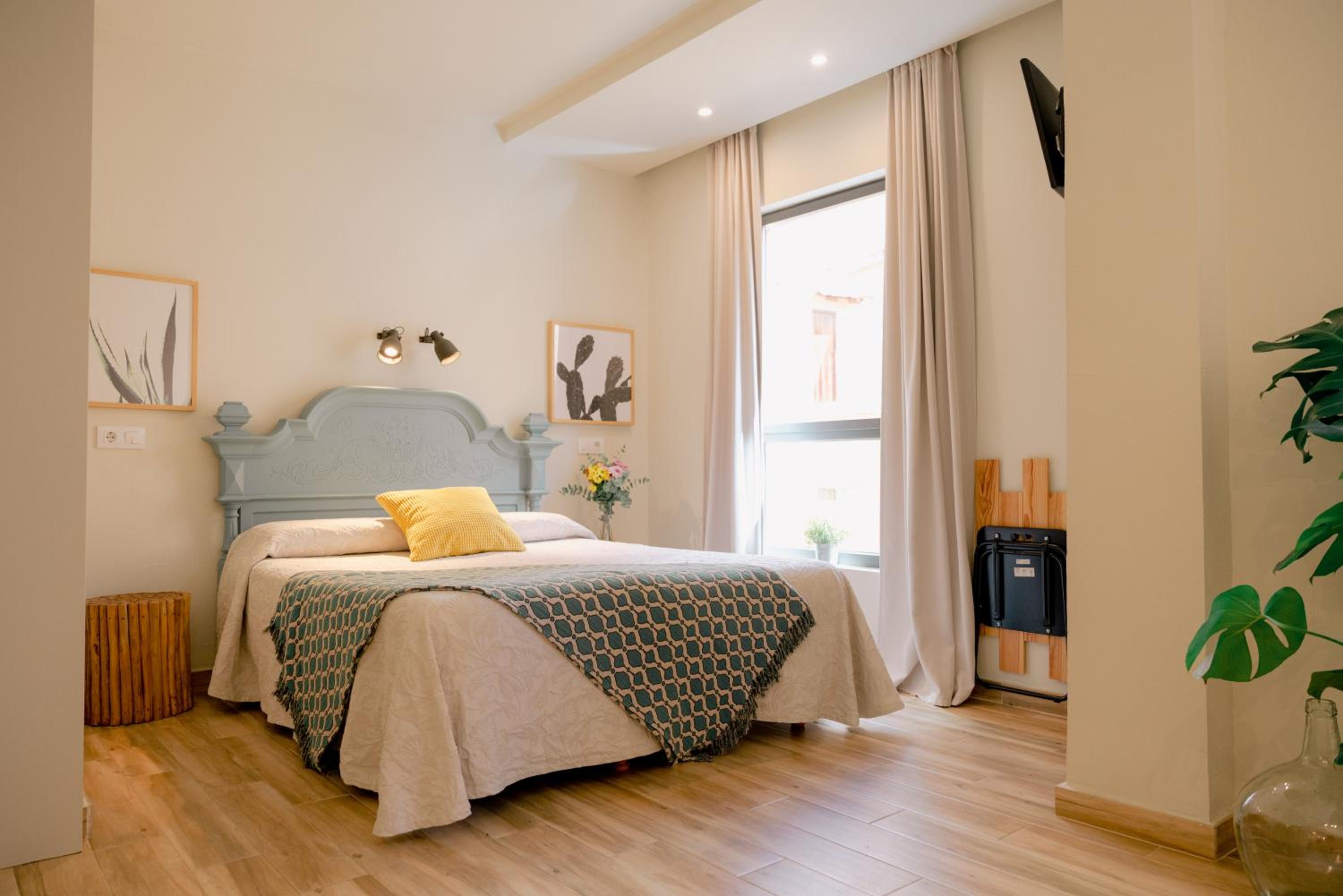 Twin Room - Photo 6