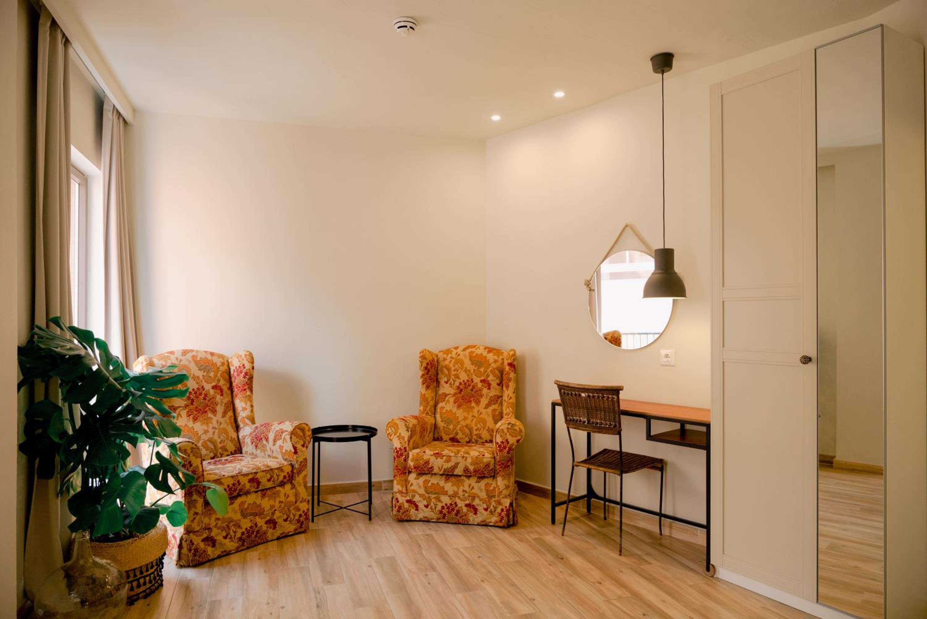 Twin Room - Photo 4
