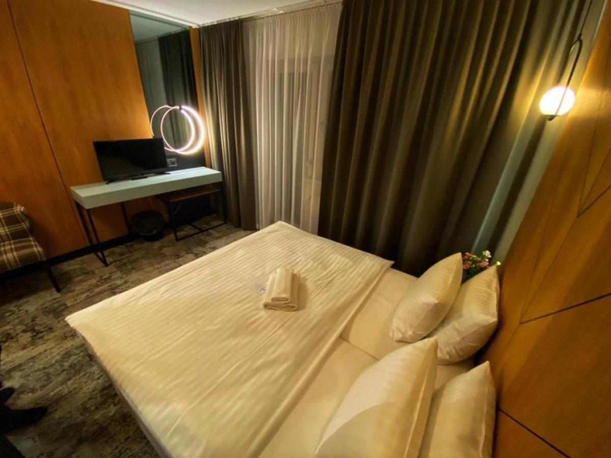 Deluxe Double Room - Photo 1