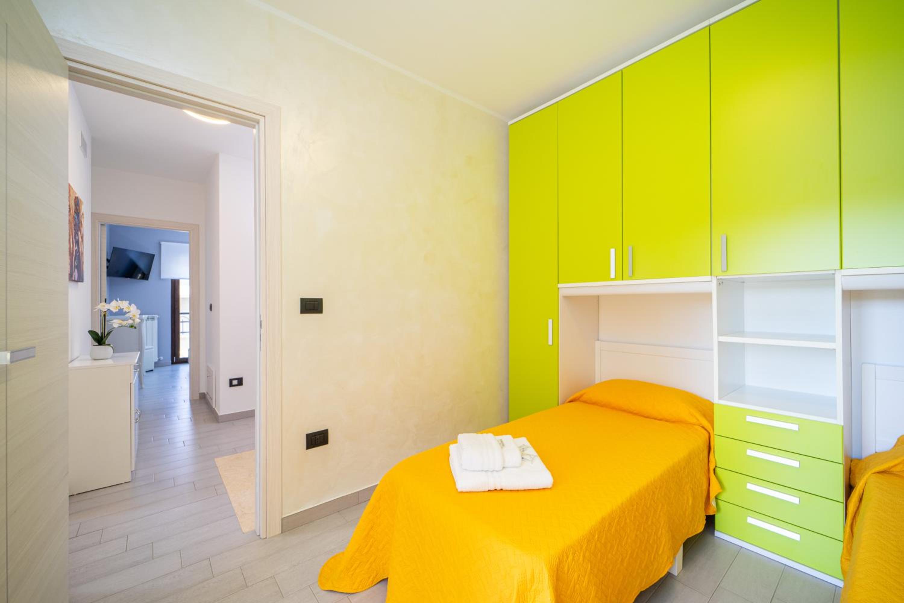 Three-Bedroom Apartment - Photo 25