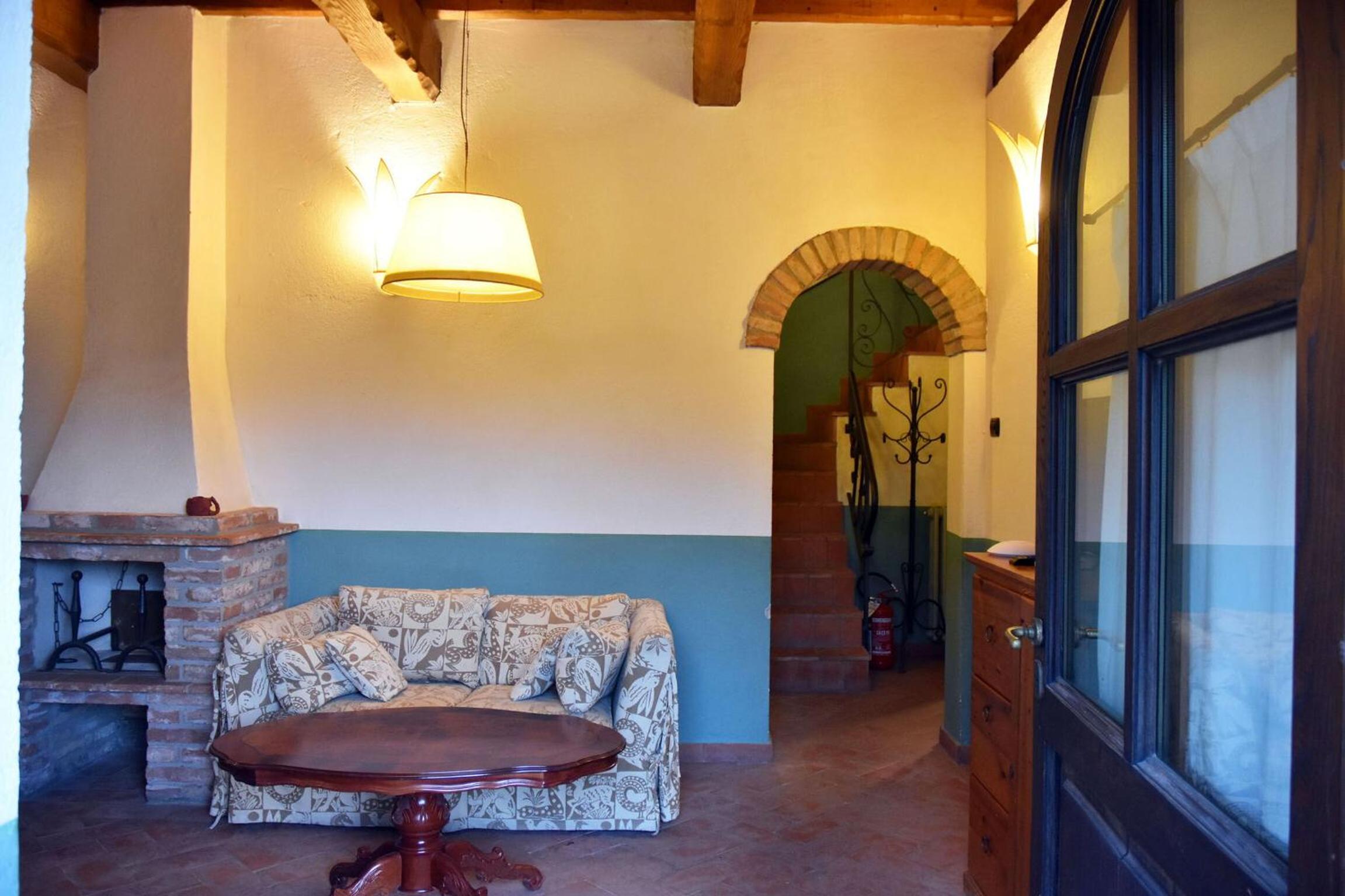 Apartment 8 photo 1