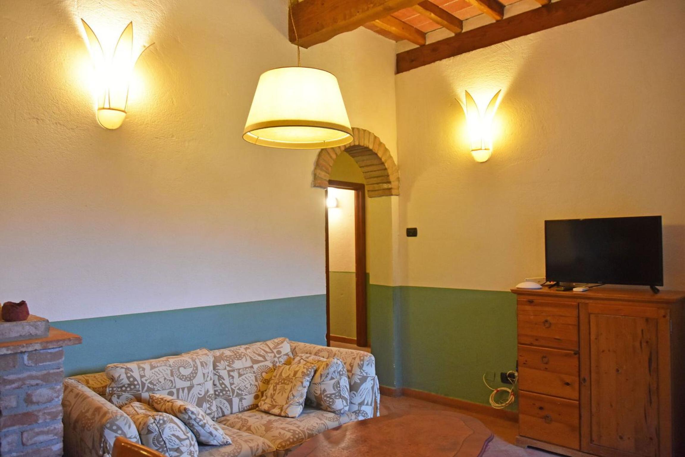 Apartment 8 photo 2