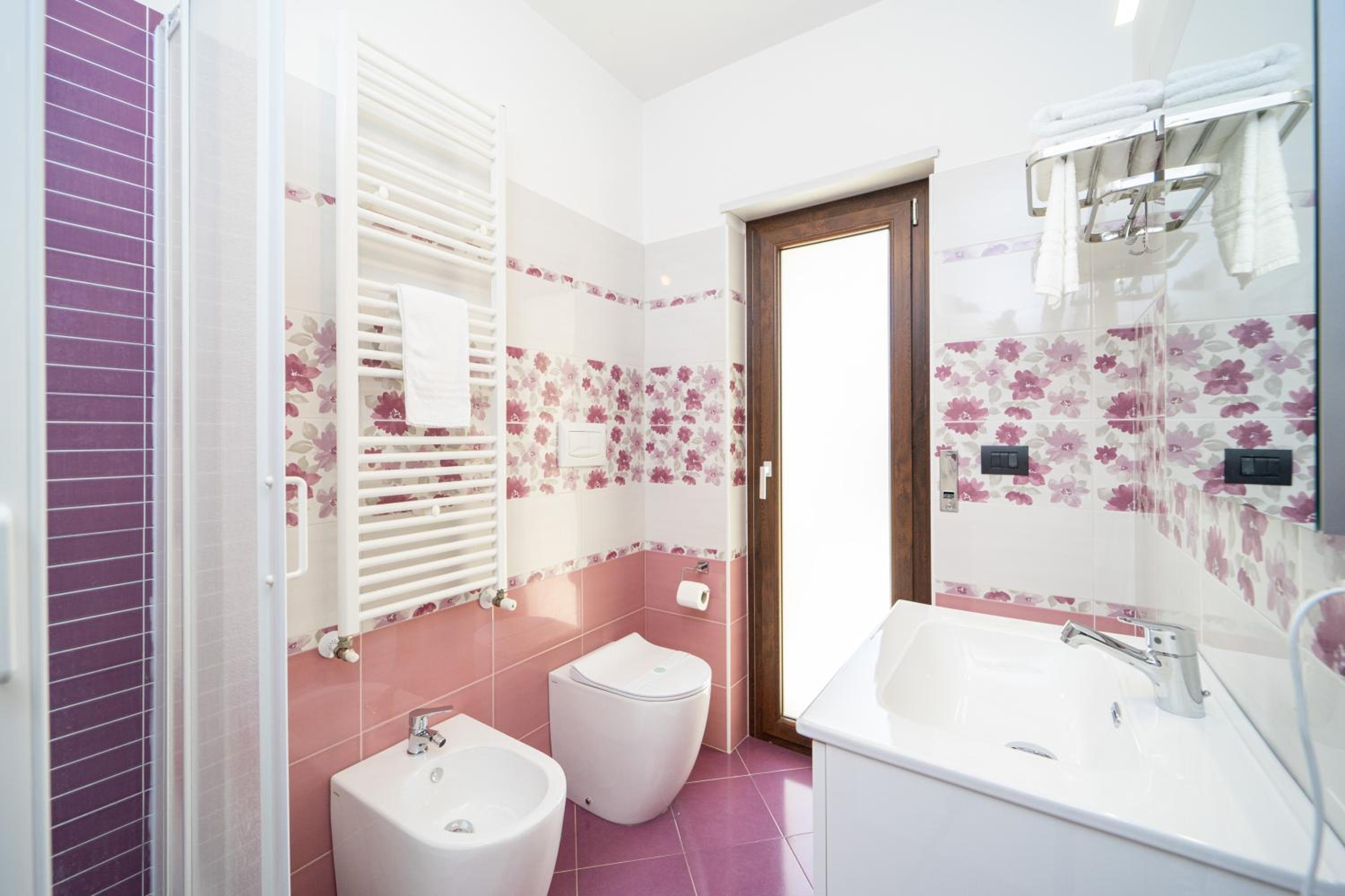 Three-Bedroom Apartment - Photo 4